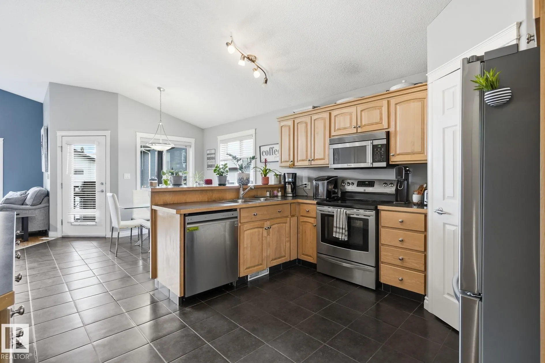 66 Willowby Close