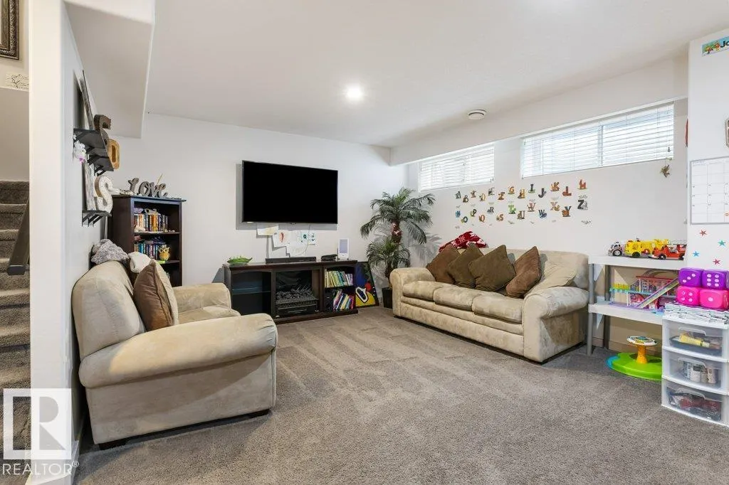 29 NEWGATE Way