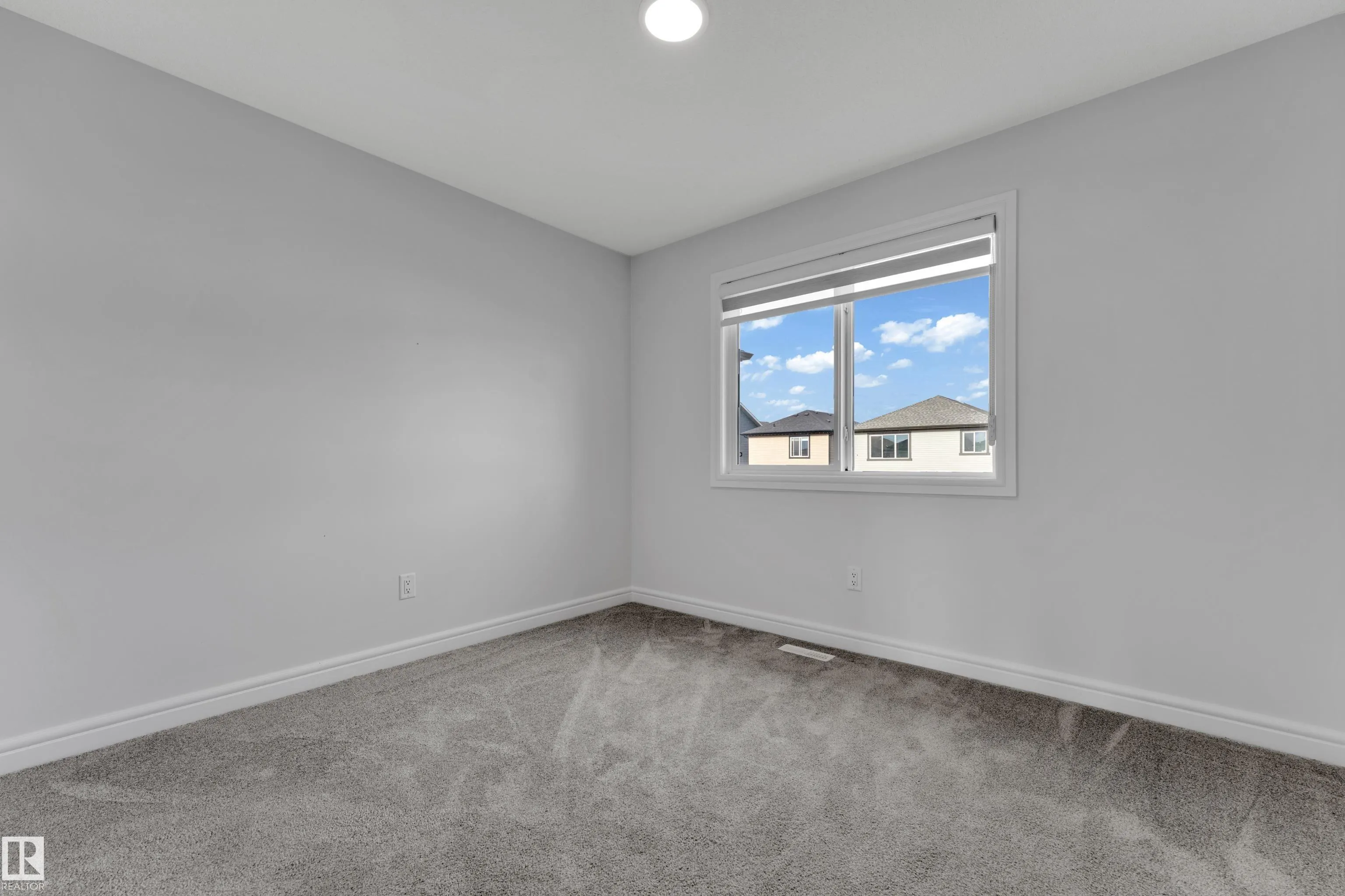 5712 Cautley Crescent