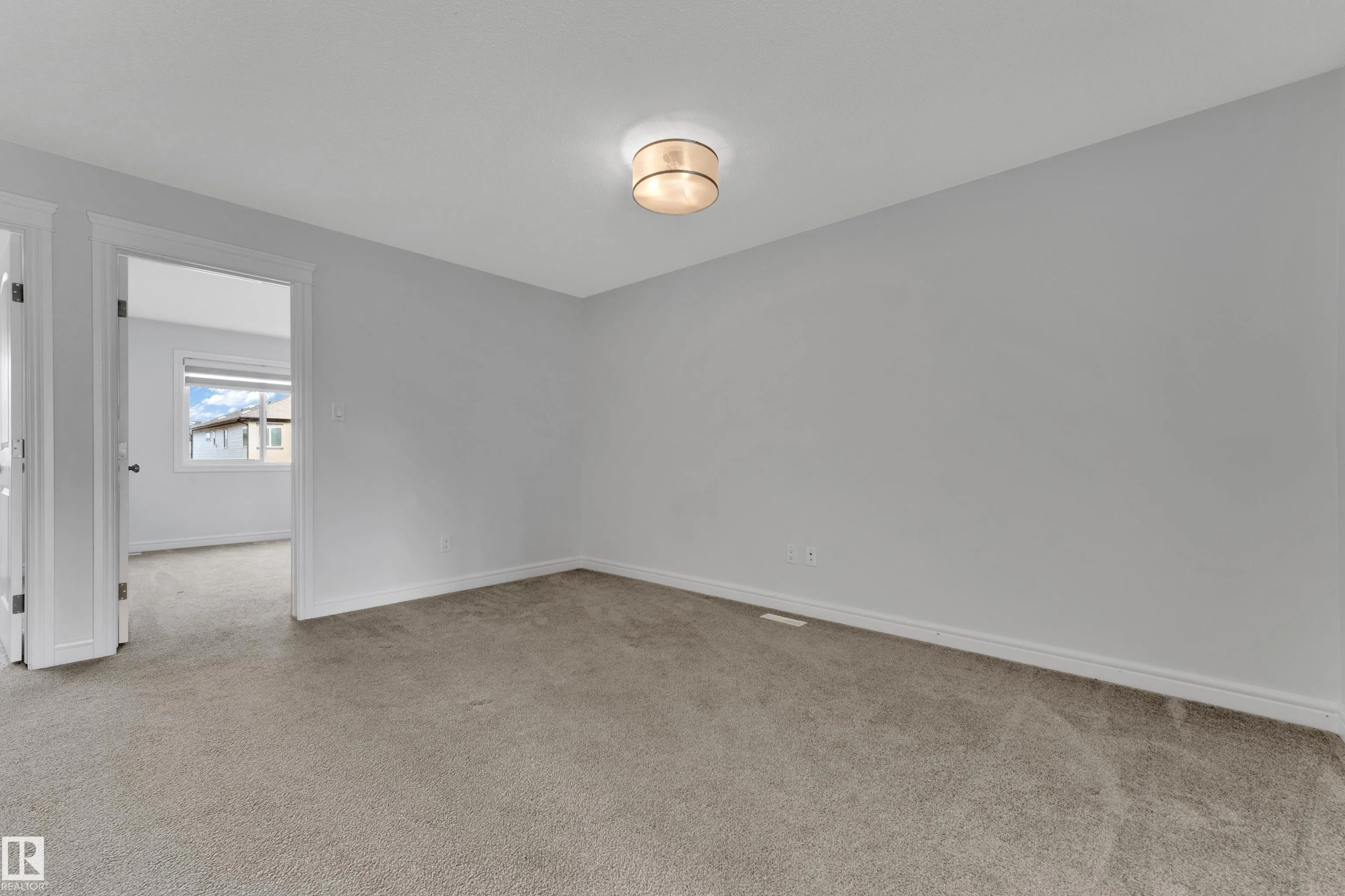 5712 Cautley Crescent