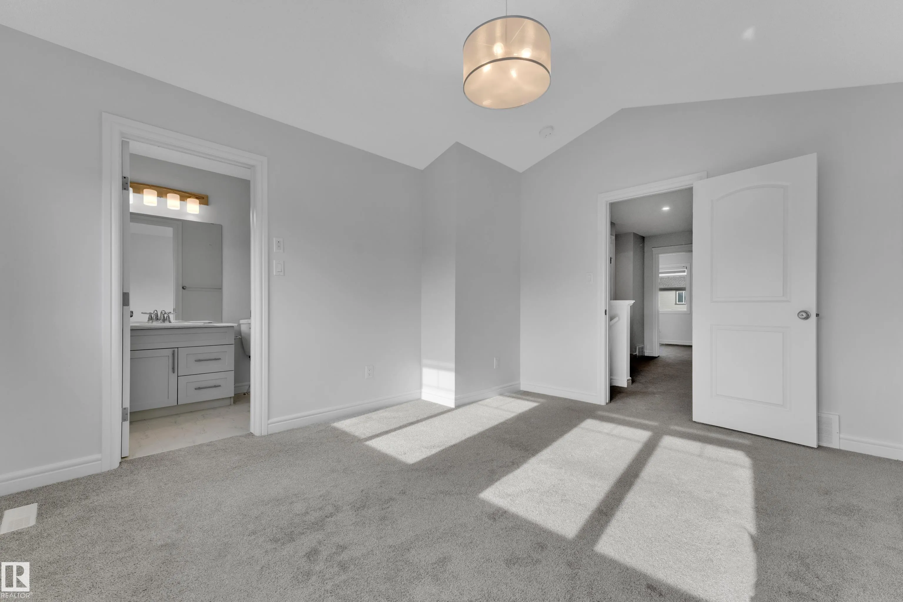 5712 Cautley Crescent