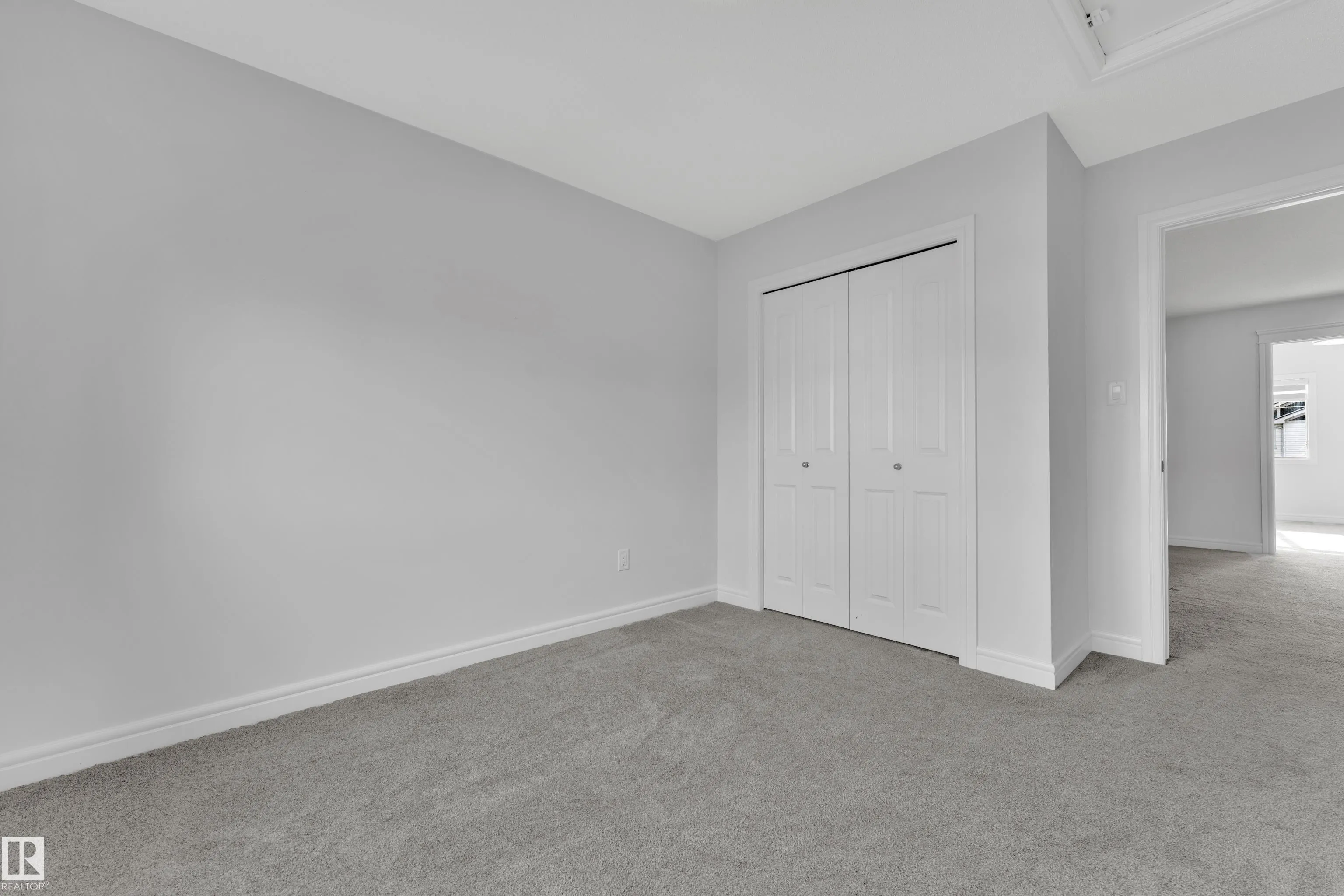 5712 Cautley Crescent