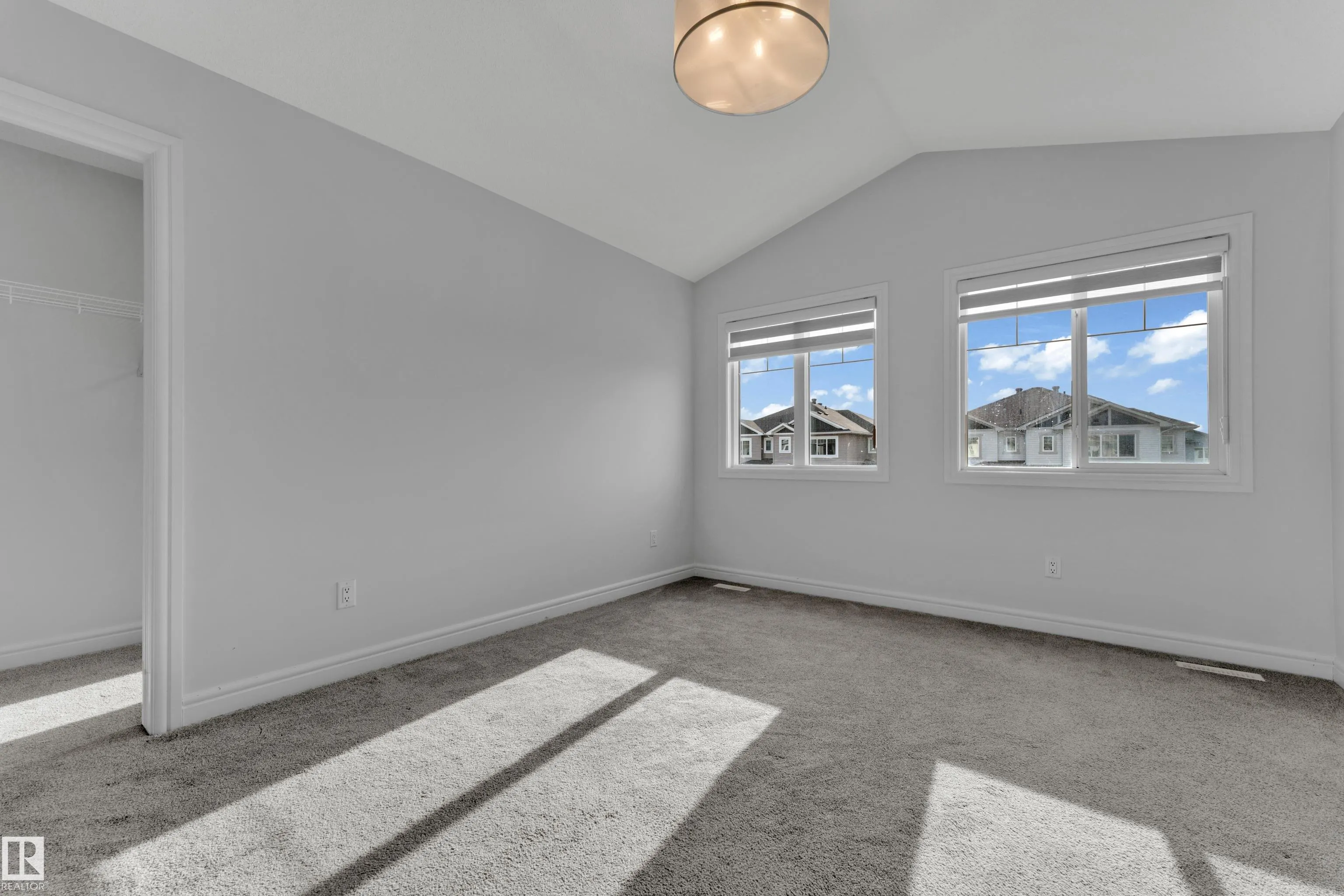 5712 Cautley Crescent