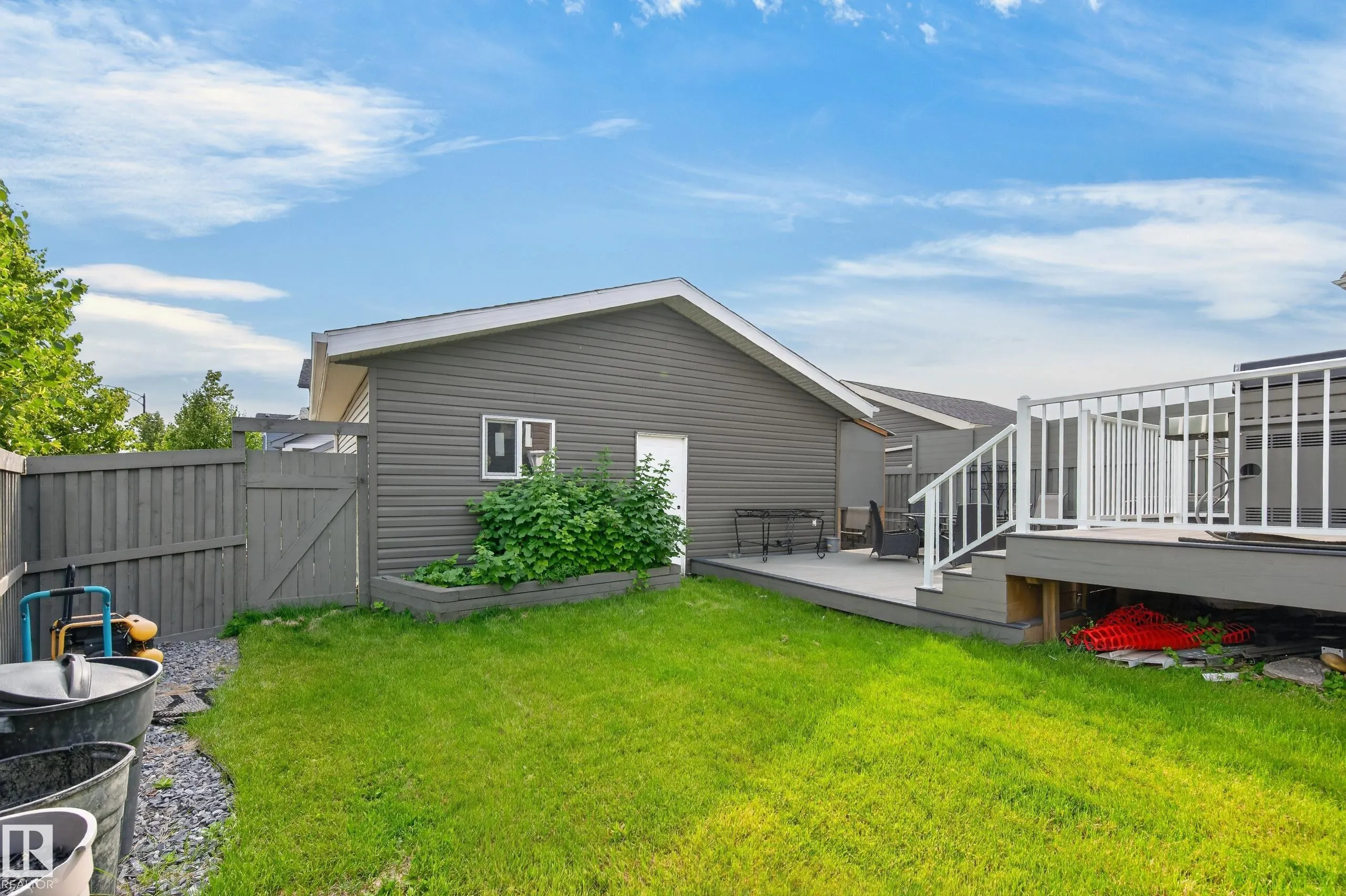 1007 162 Street