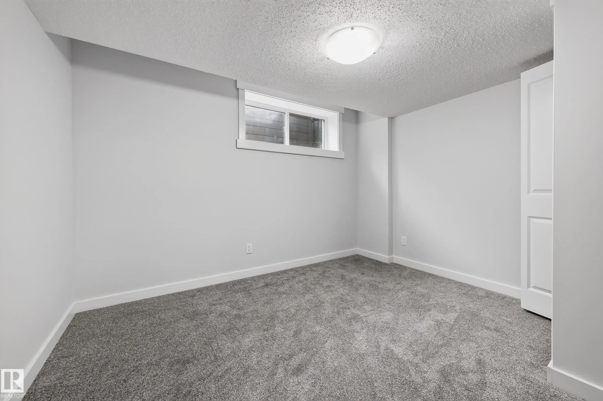 1007 162 Street