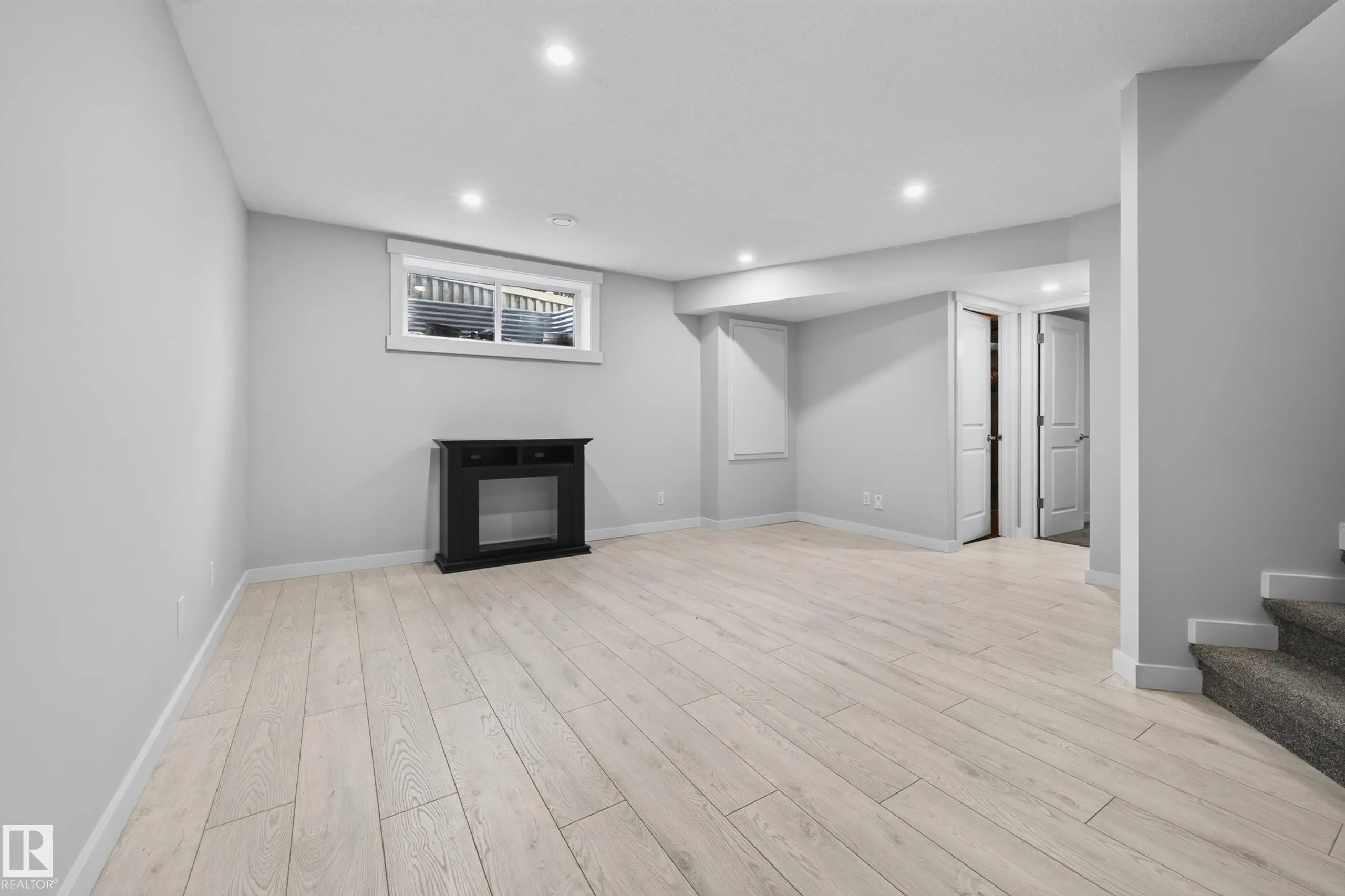 1007 162 Street