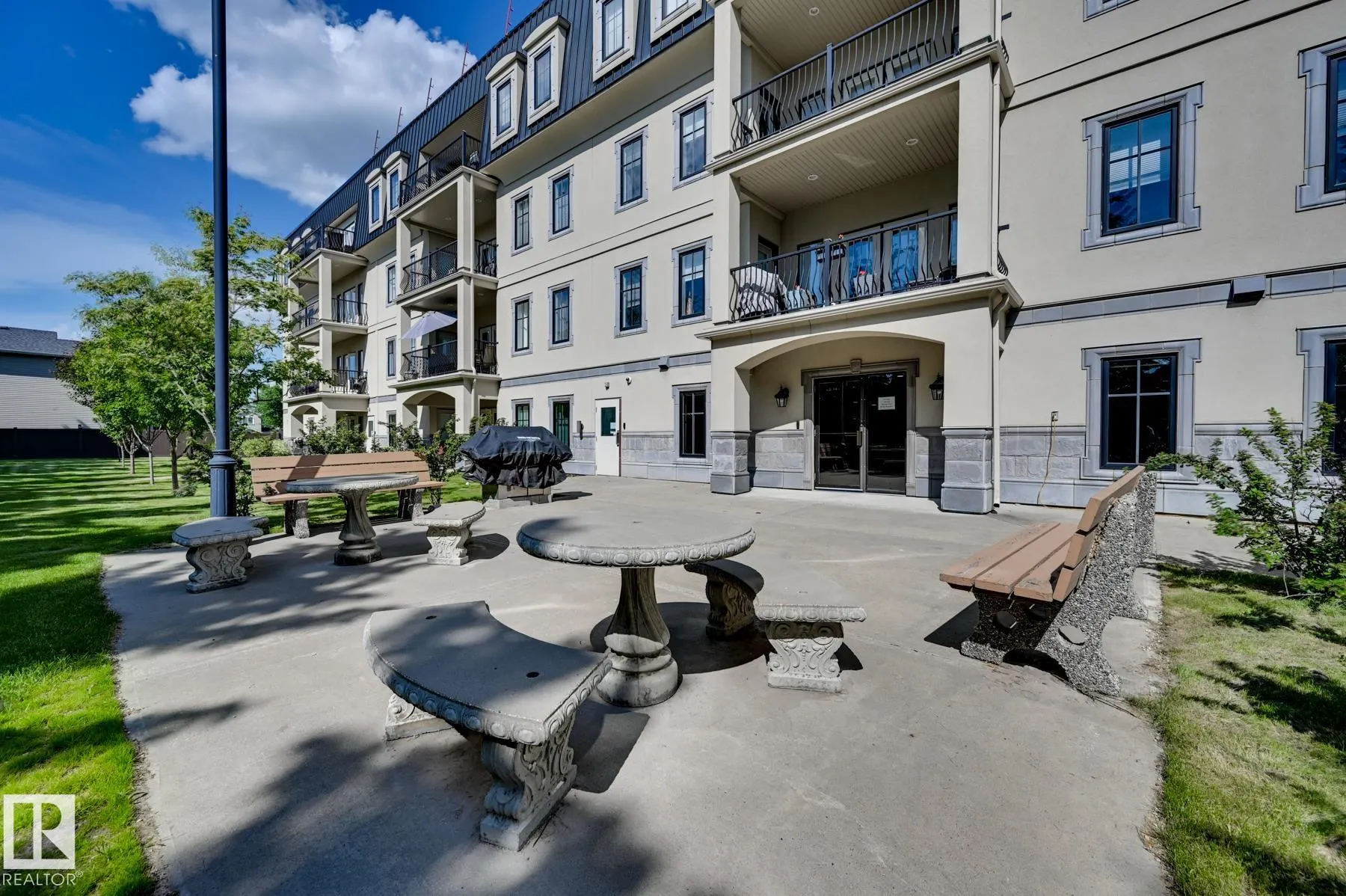 1406 HODGSON Way