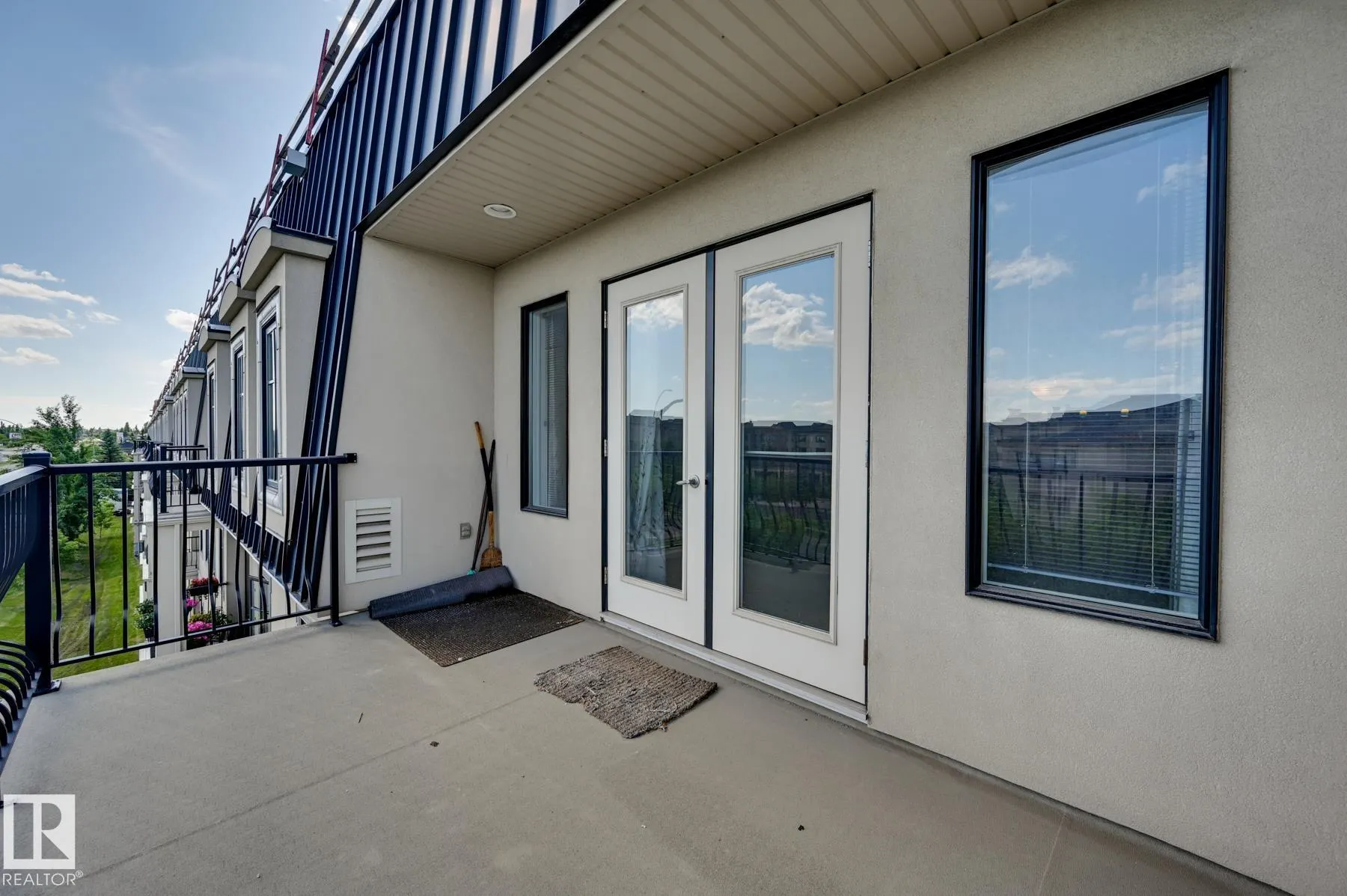 1406 HODGSON Way