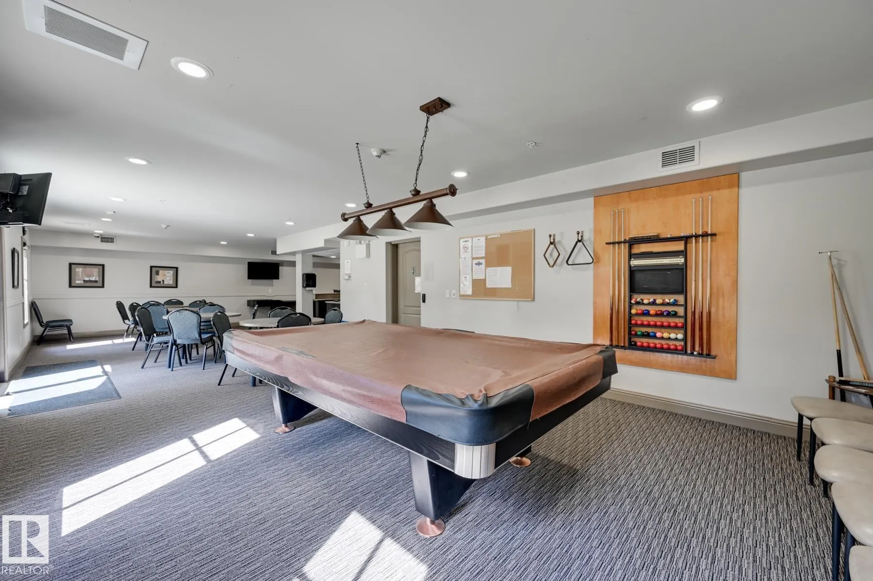 1406 HODGSON Way