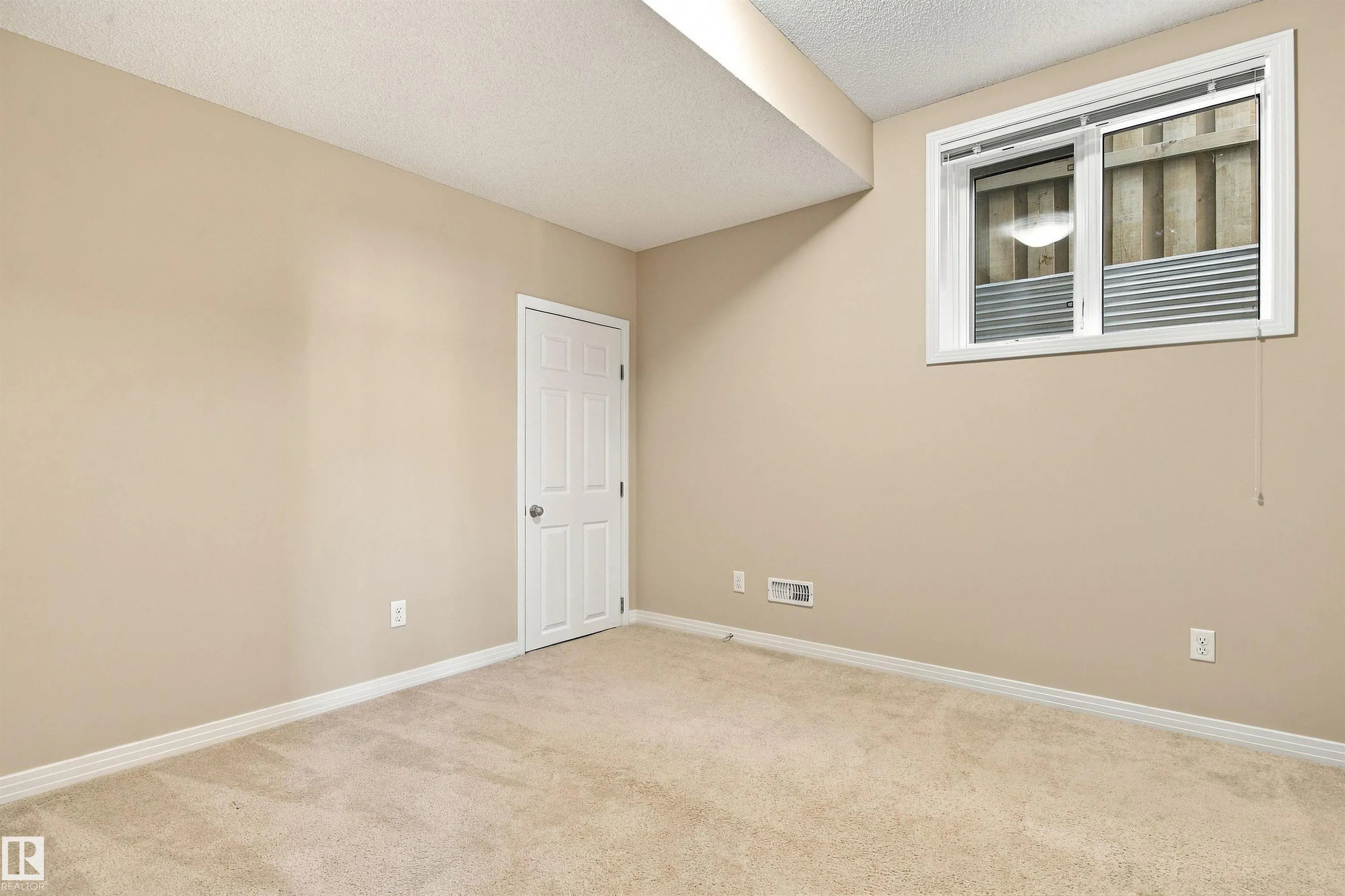 3528 CLAXTON Crescent