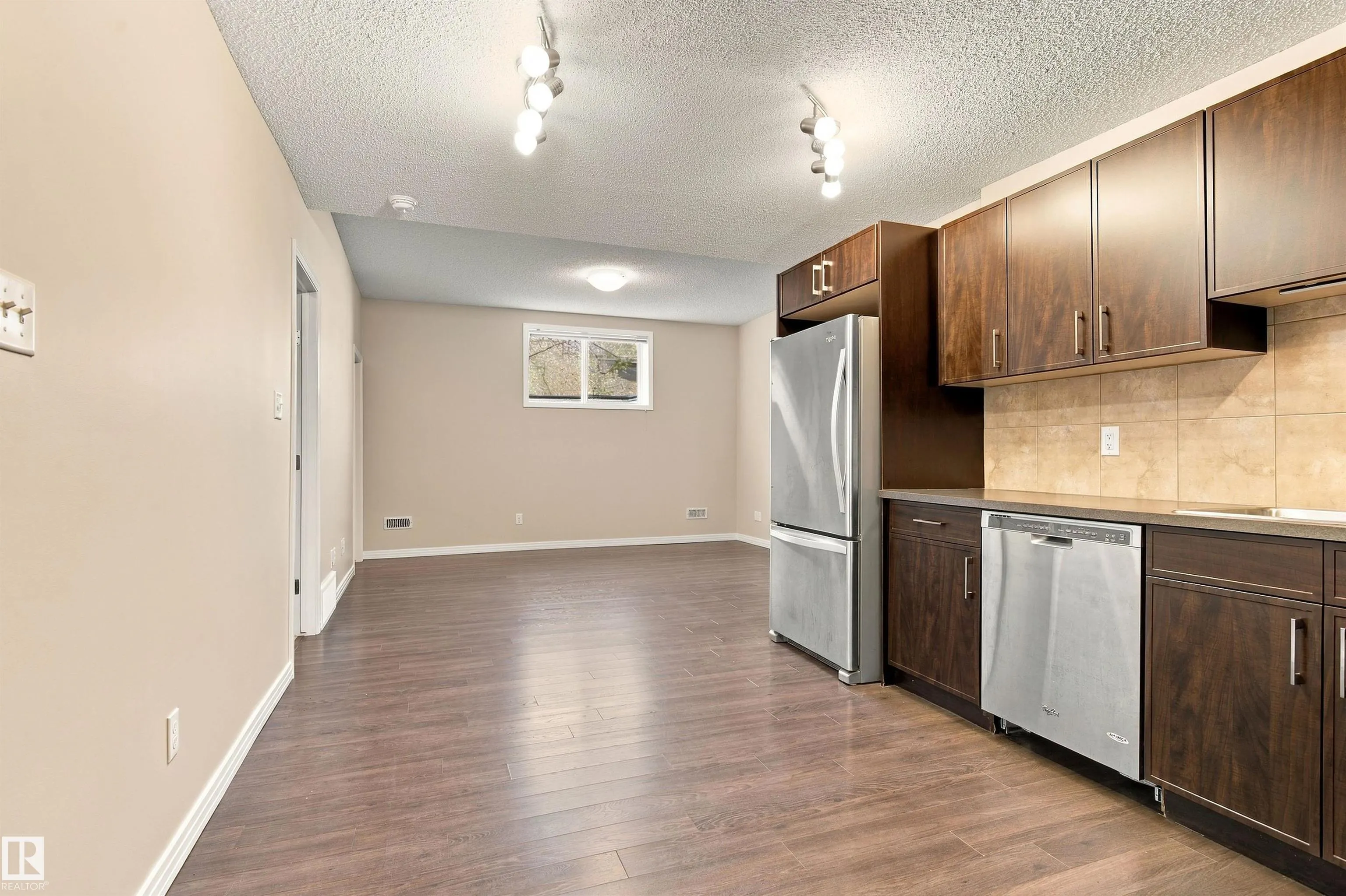 3528 CLAXTON Crescent