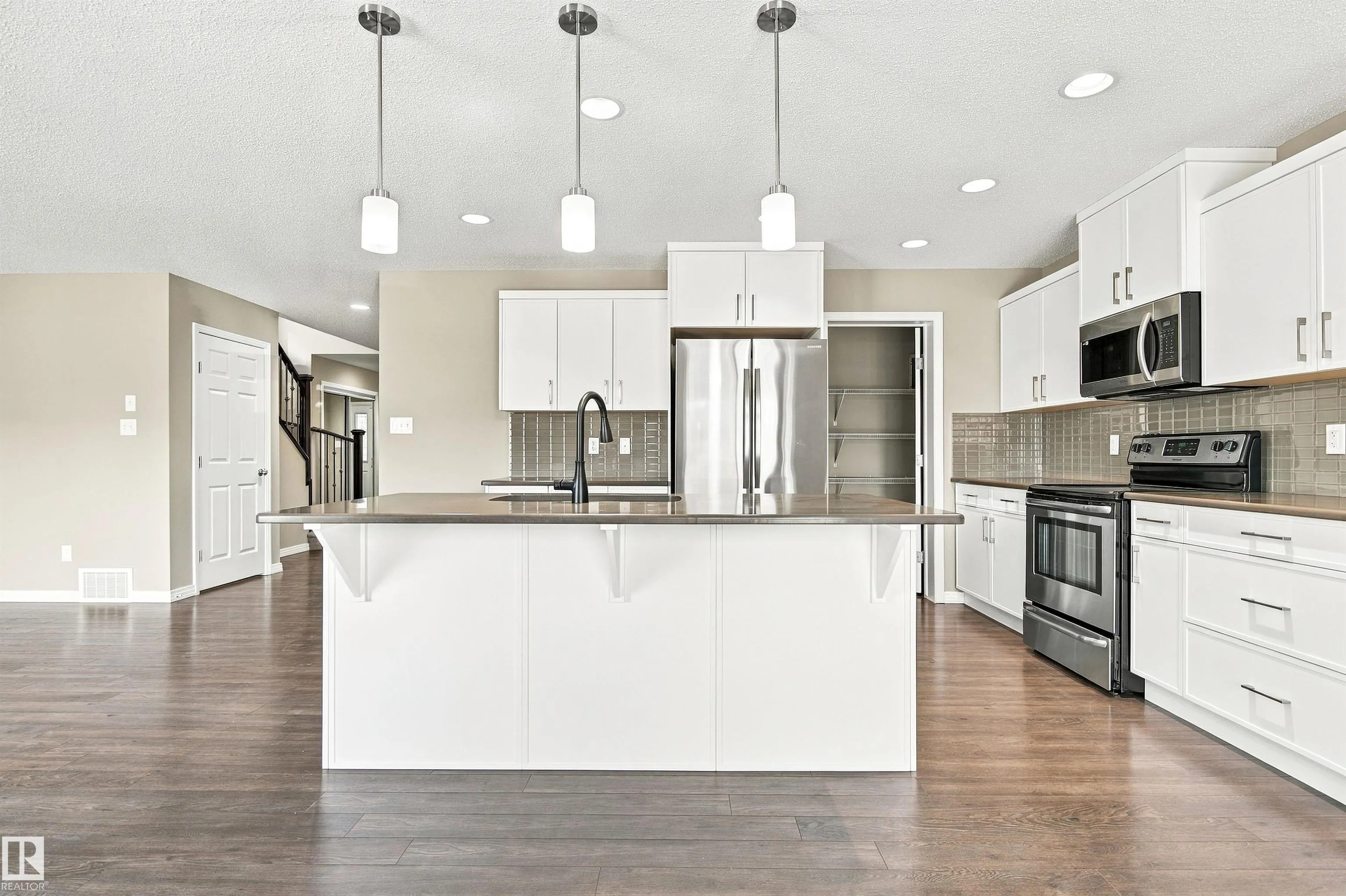 3528 CLAXTON Crescent
