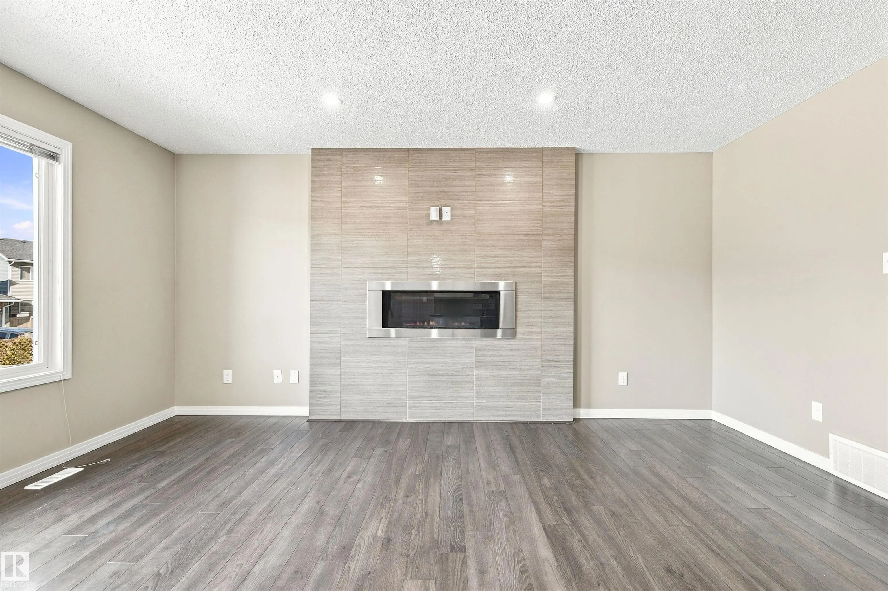 3528 CLAXTON Crescent