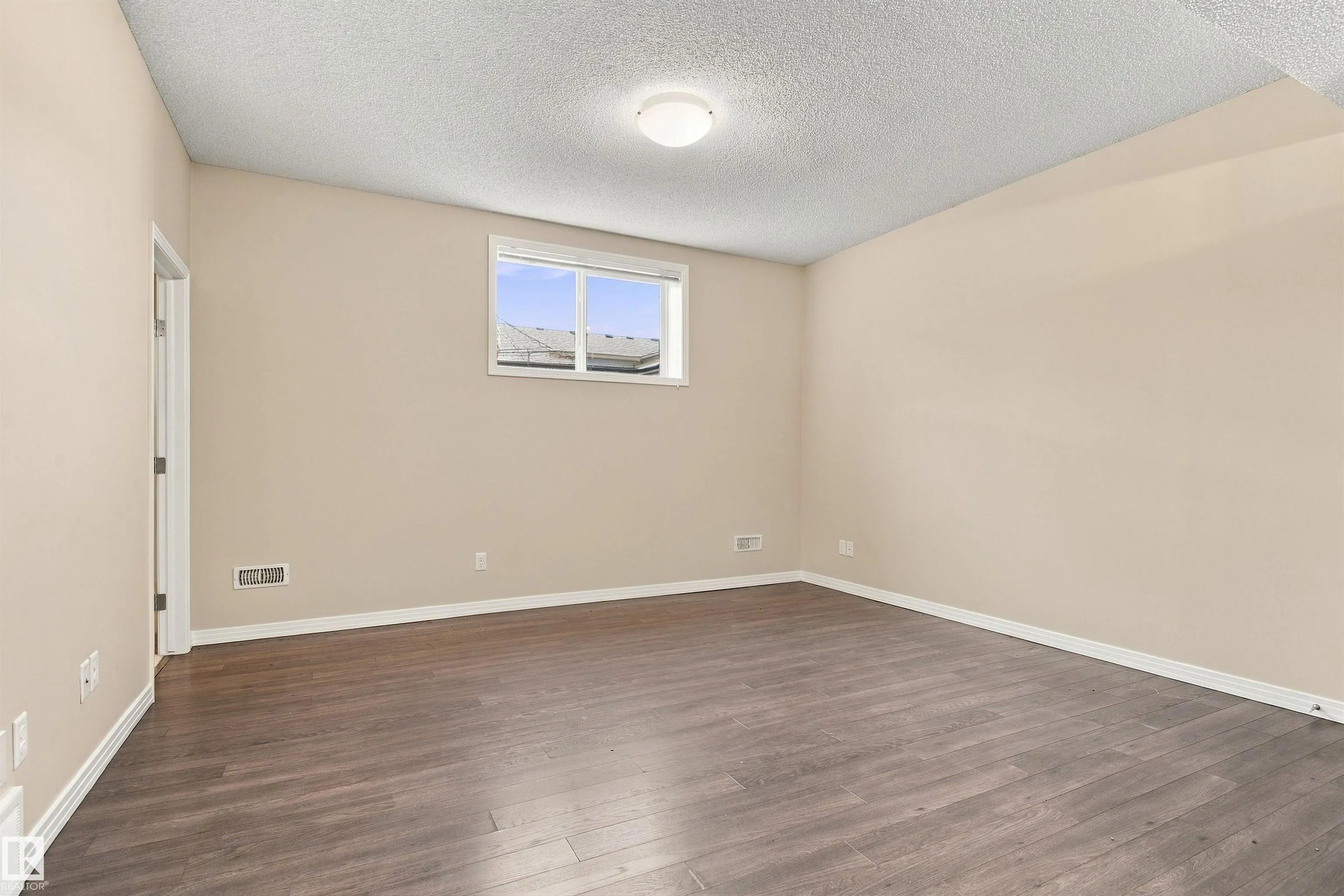 3528 CLAXTON Crescent