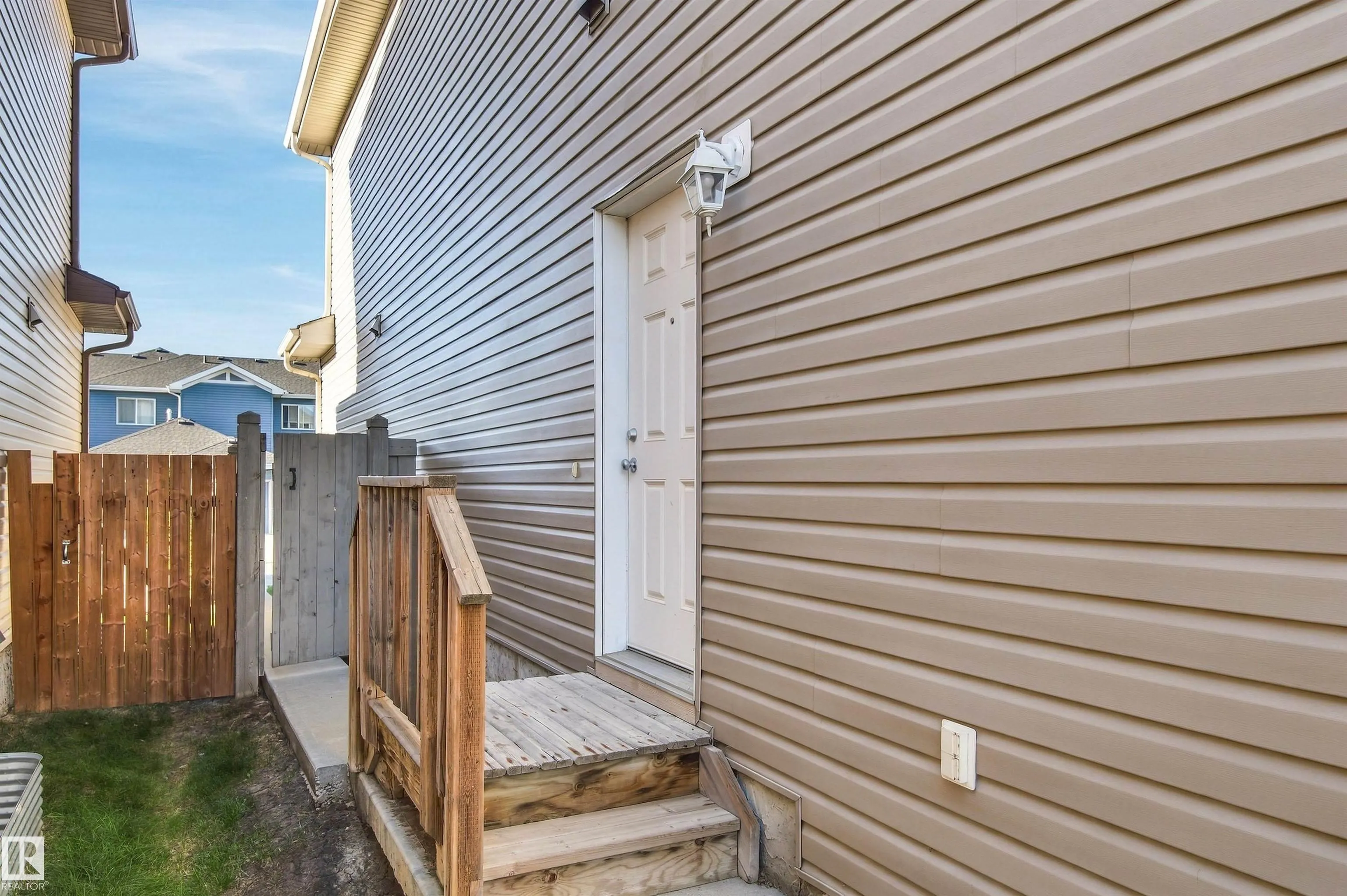 3528 CLAXTON Crescent