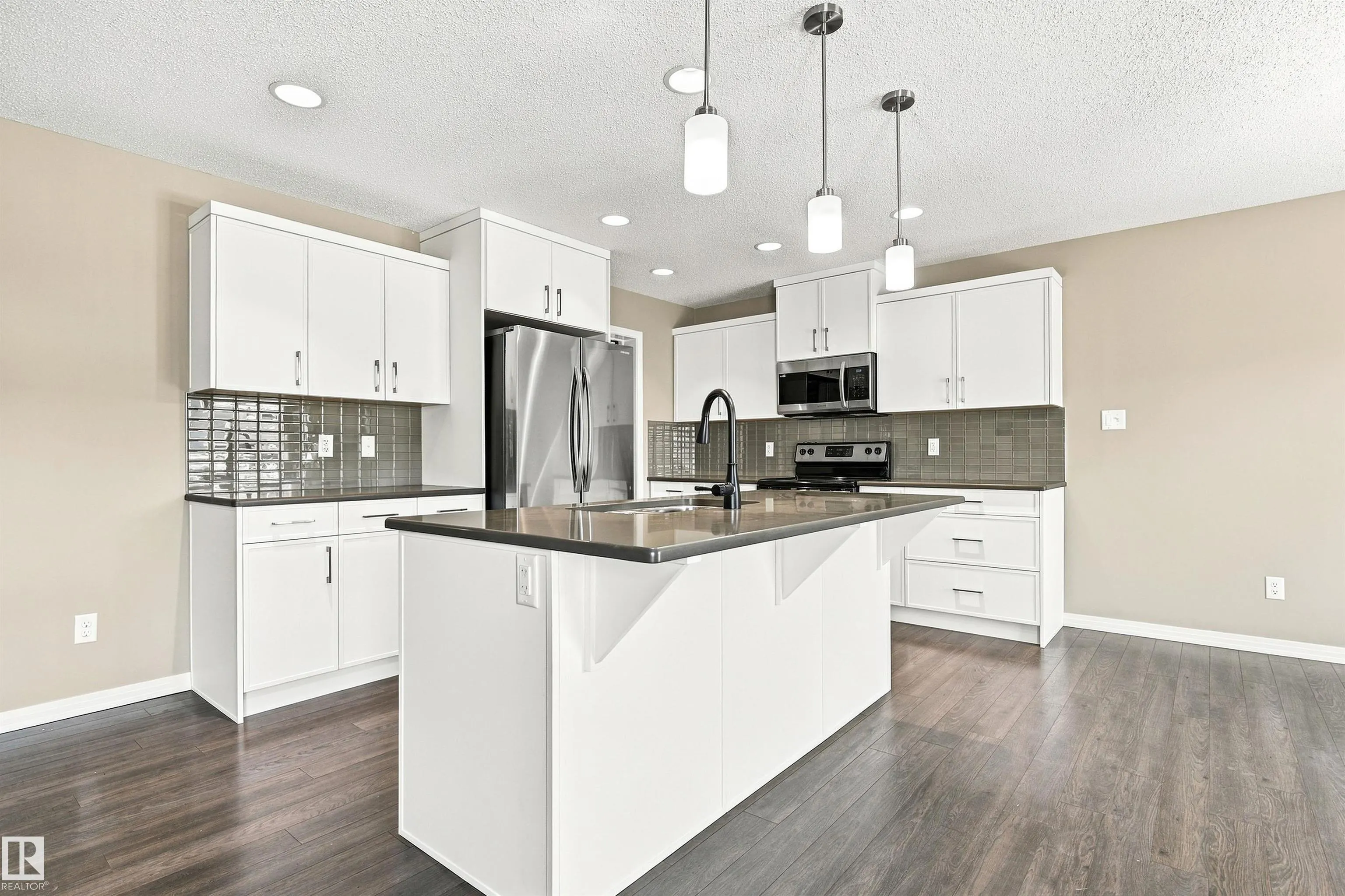 3528 CLAXTON Crescent