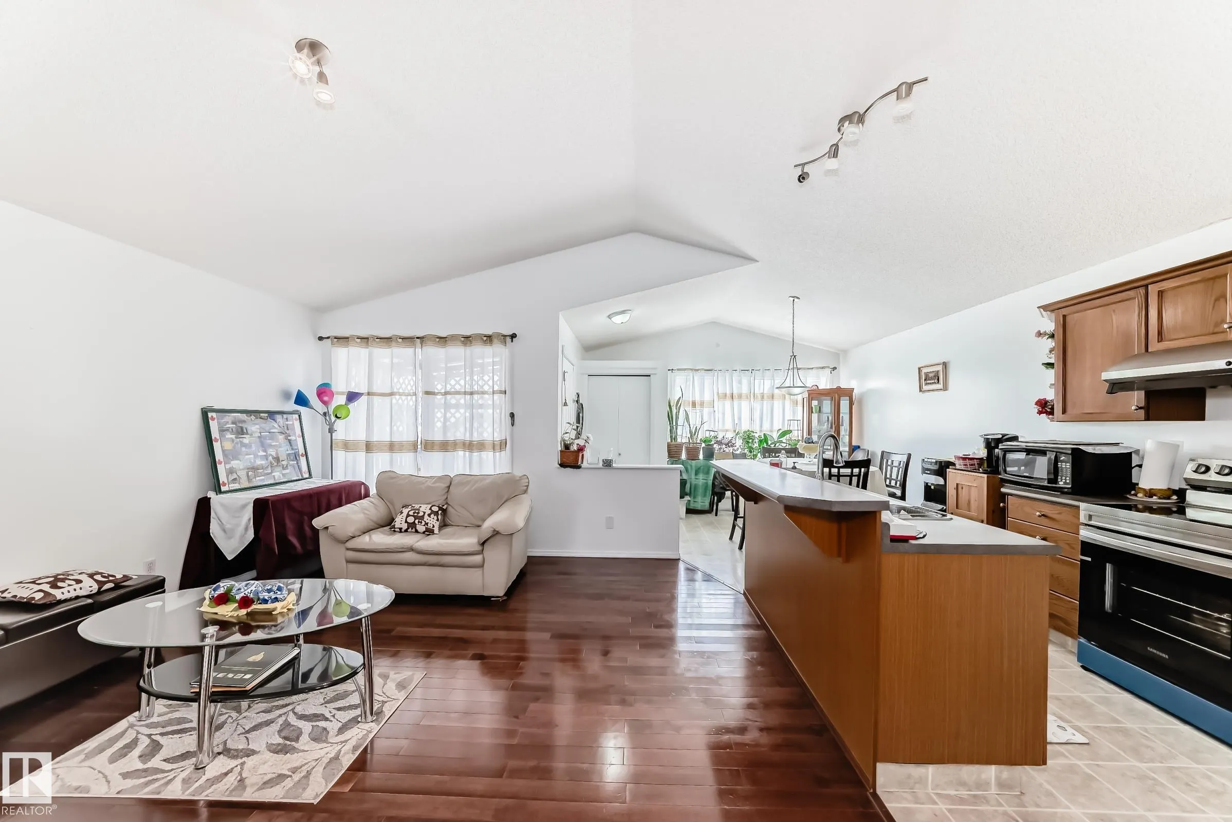 15112 139 Street