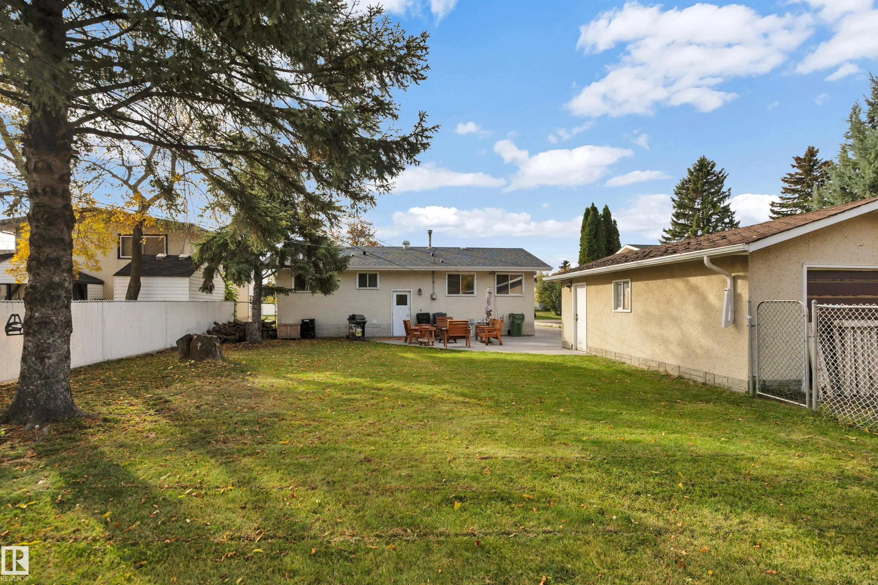 42 CAMELOT Avenue
