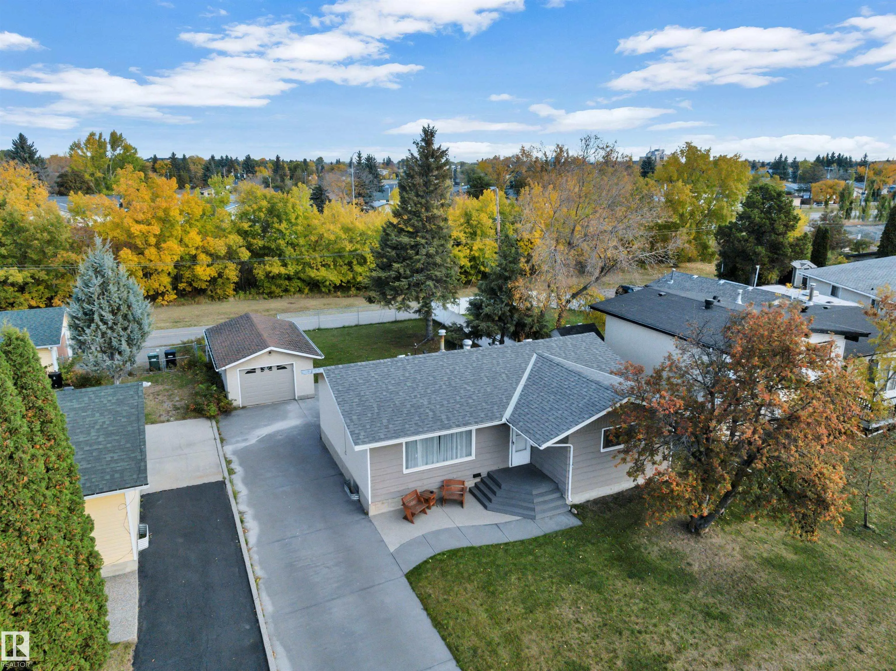 42 CAMELOT Avenue