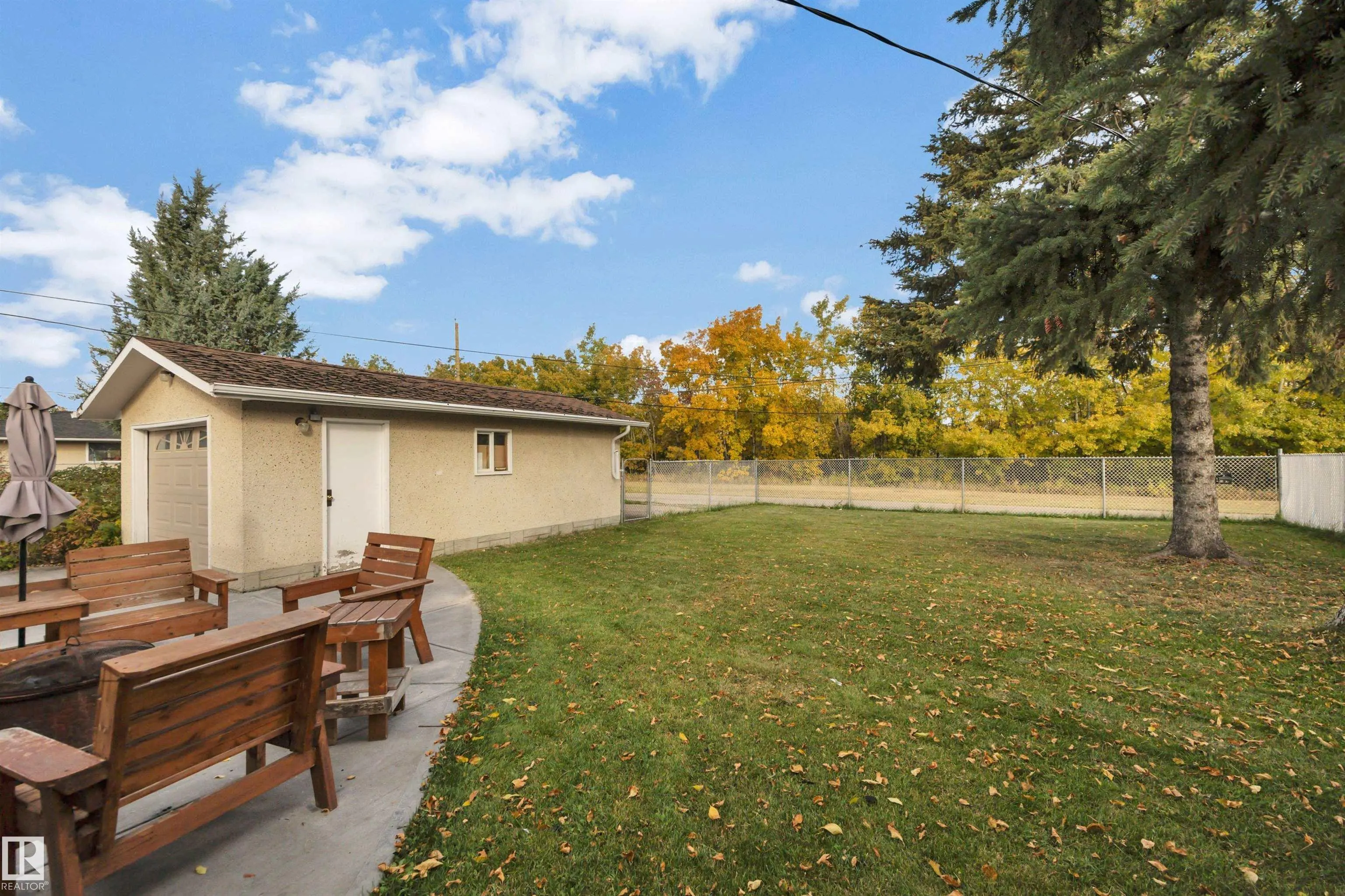 42 CAMELOT Avenue