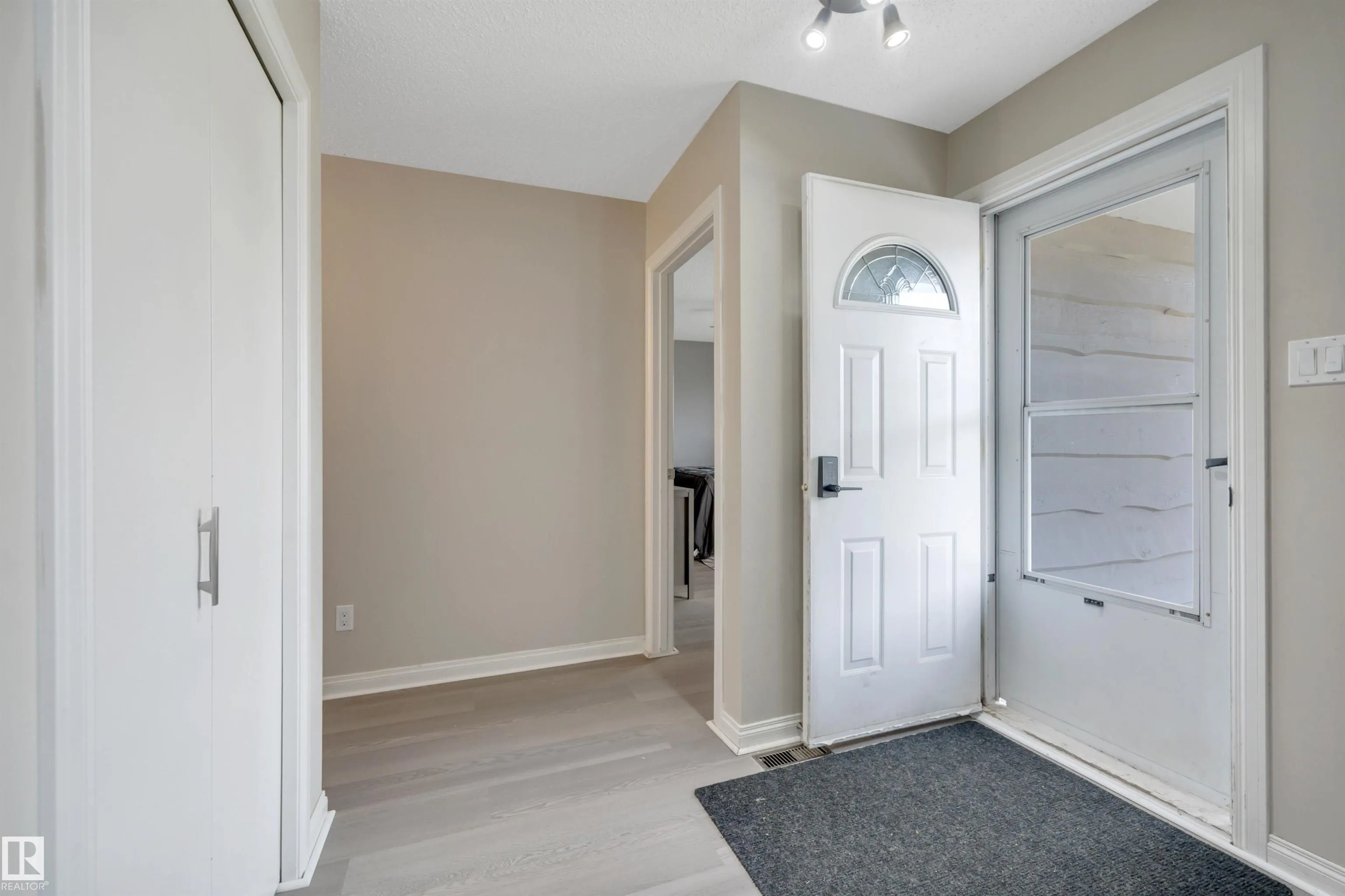 42 CAMELOT Avenue