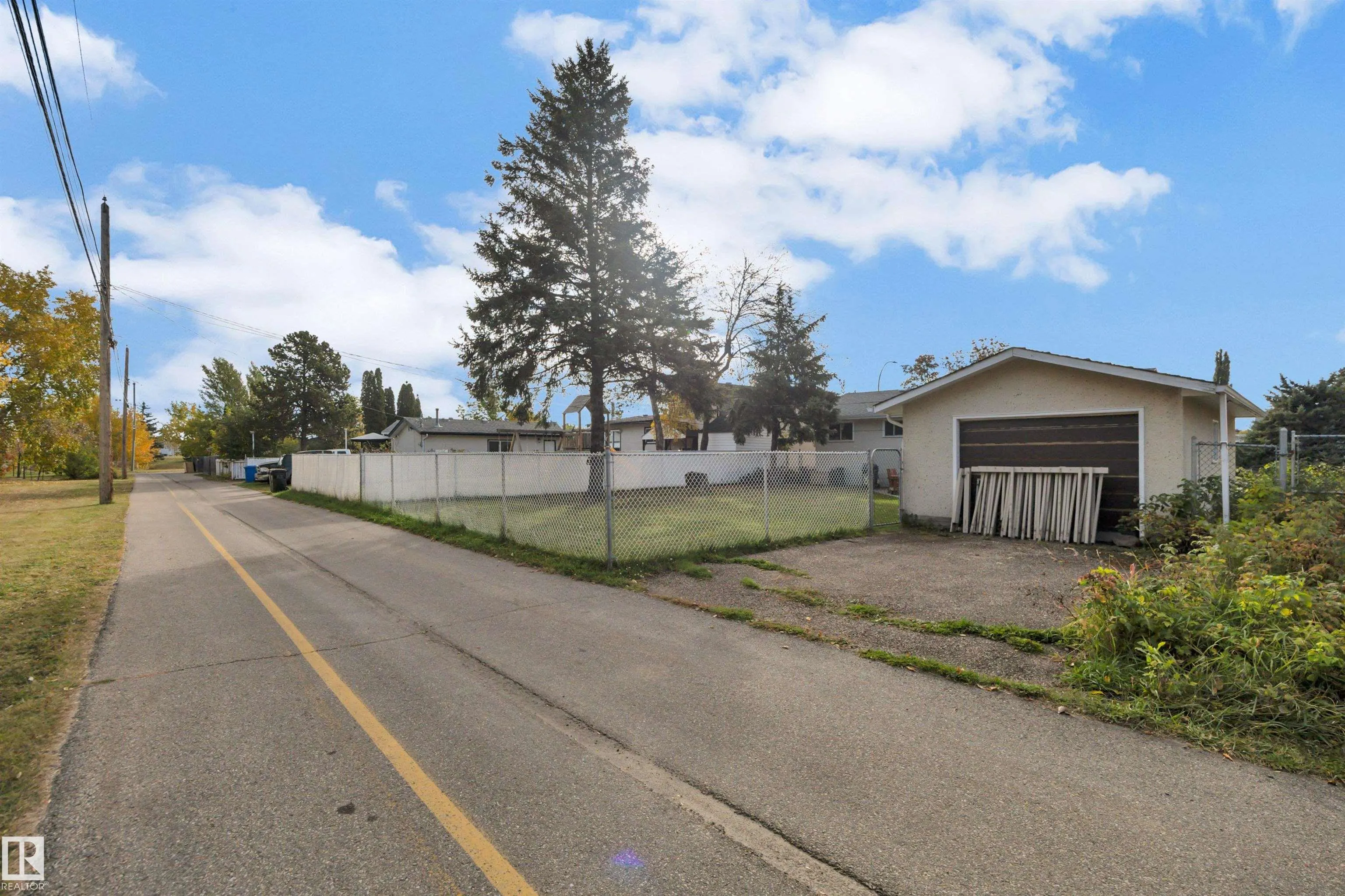 42 CAMELOT Avenue