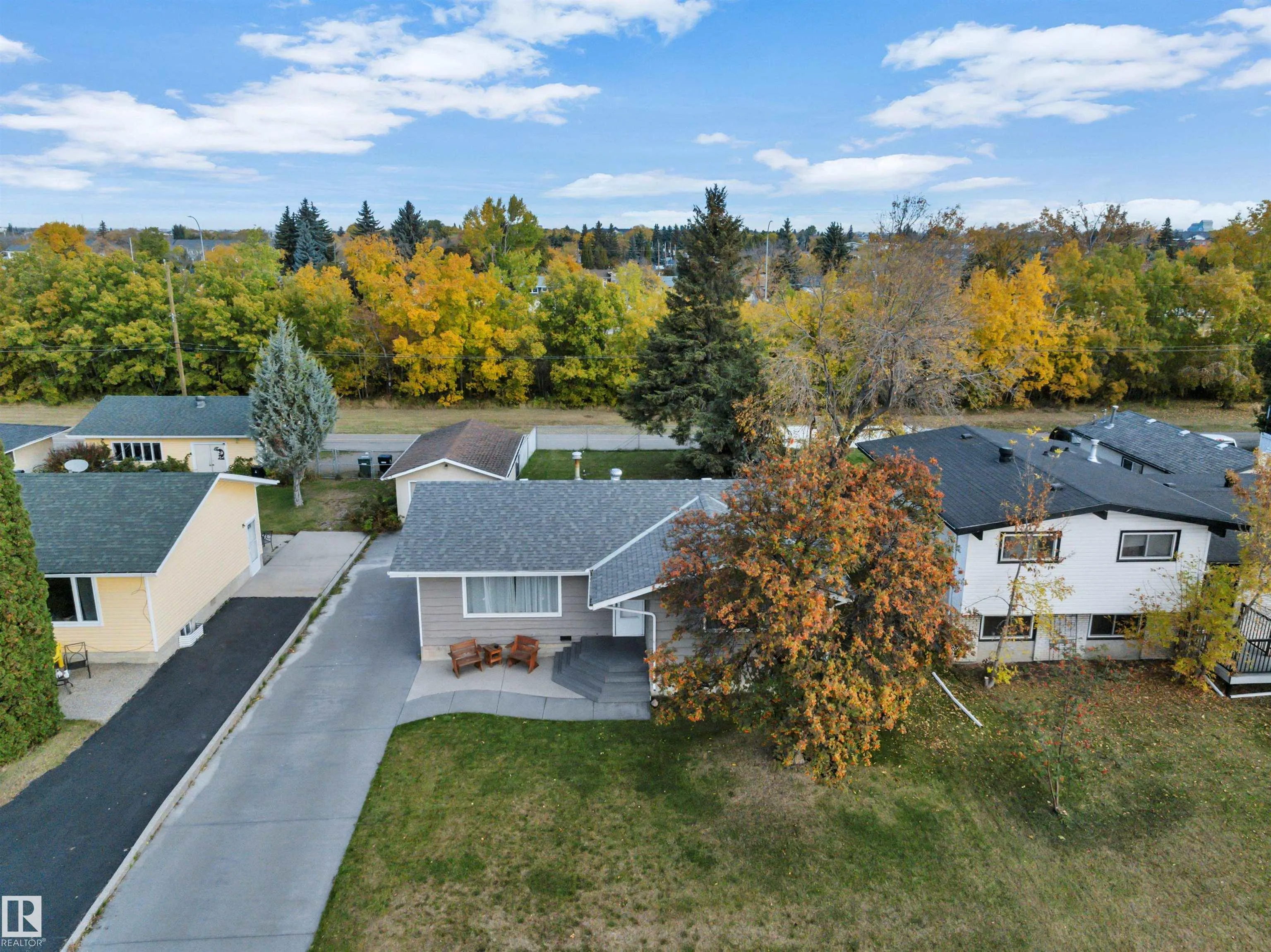 42 CAMELOT Avenue
