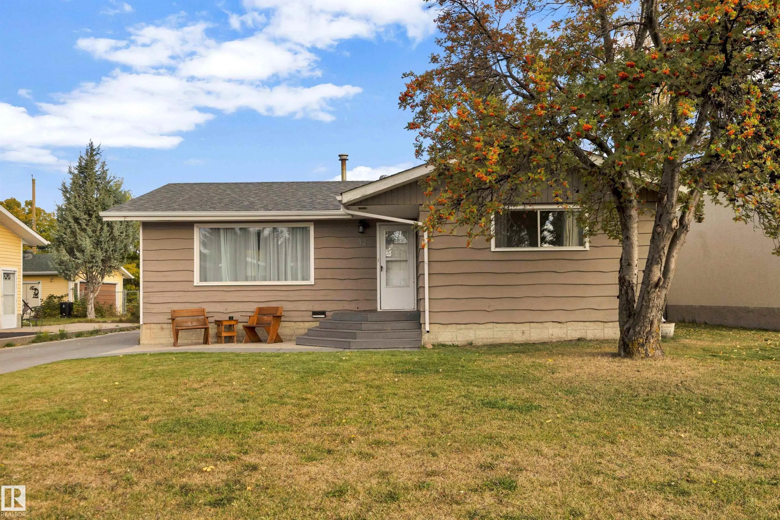 42 CAMELOT Avenue