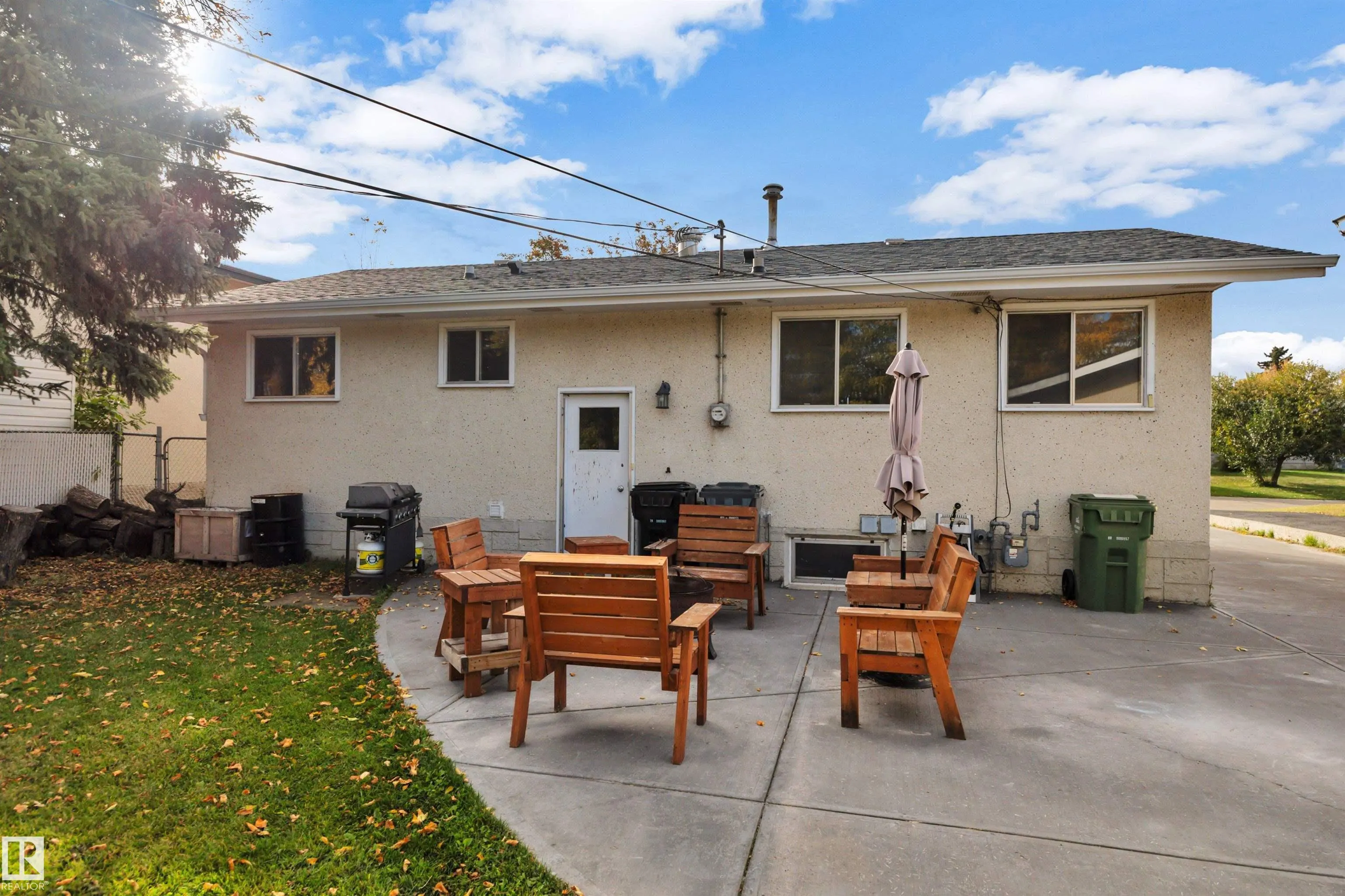 42 CAMELOT Avenue