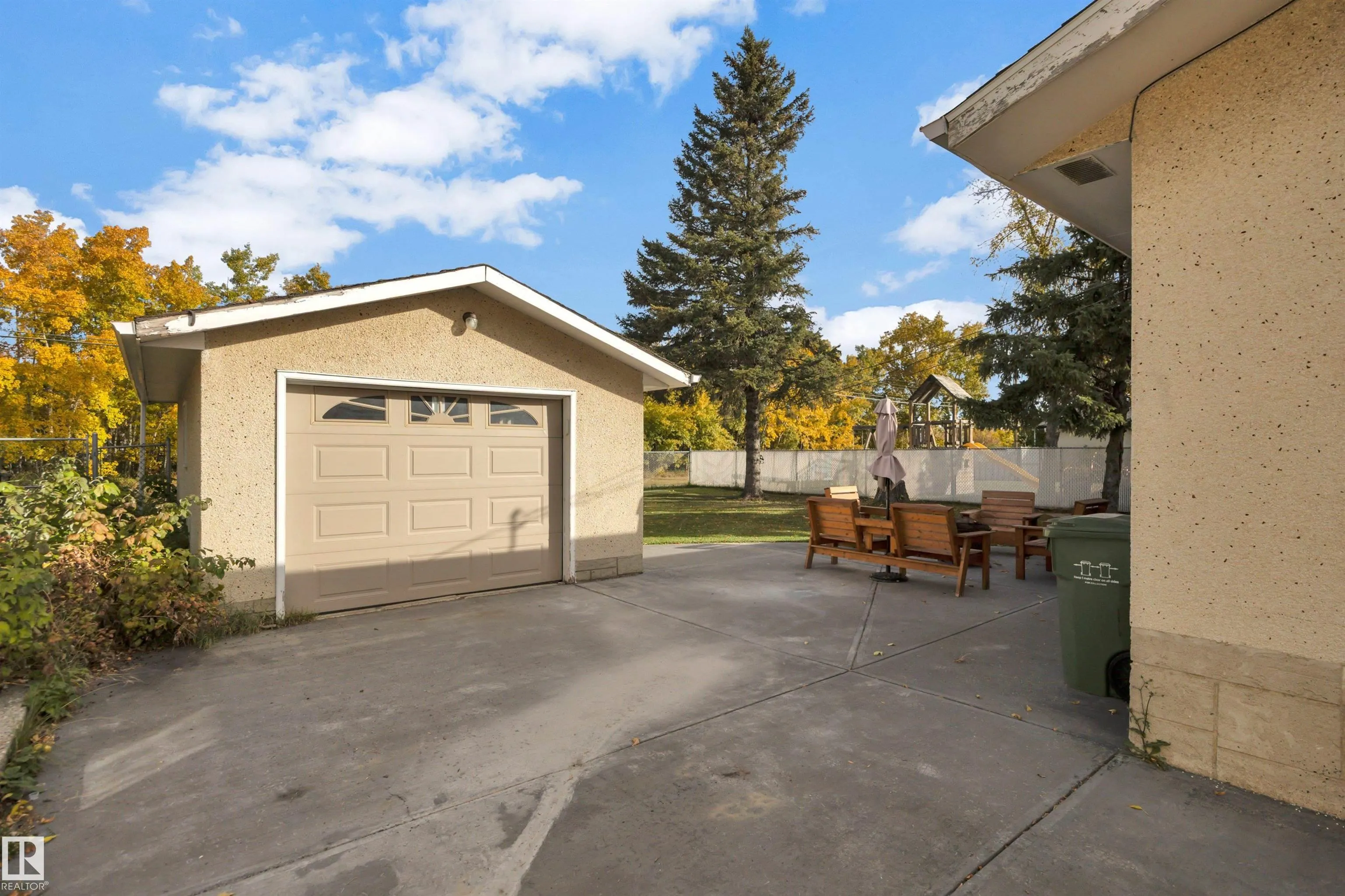 42 CAMELOT Avenue