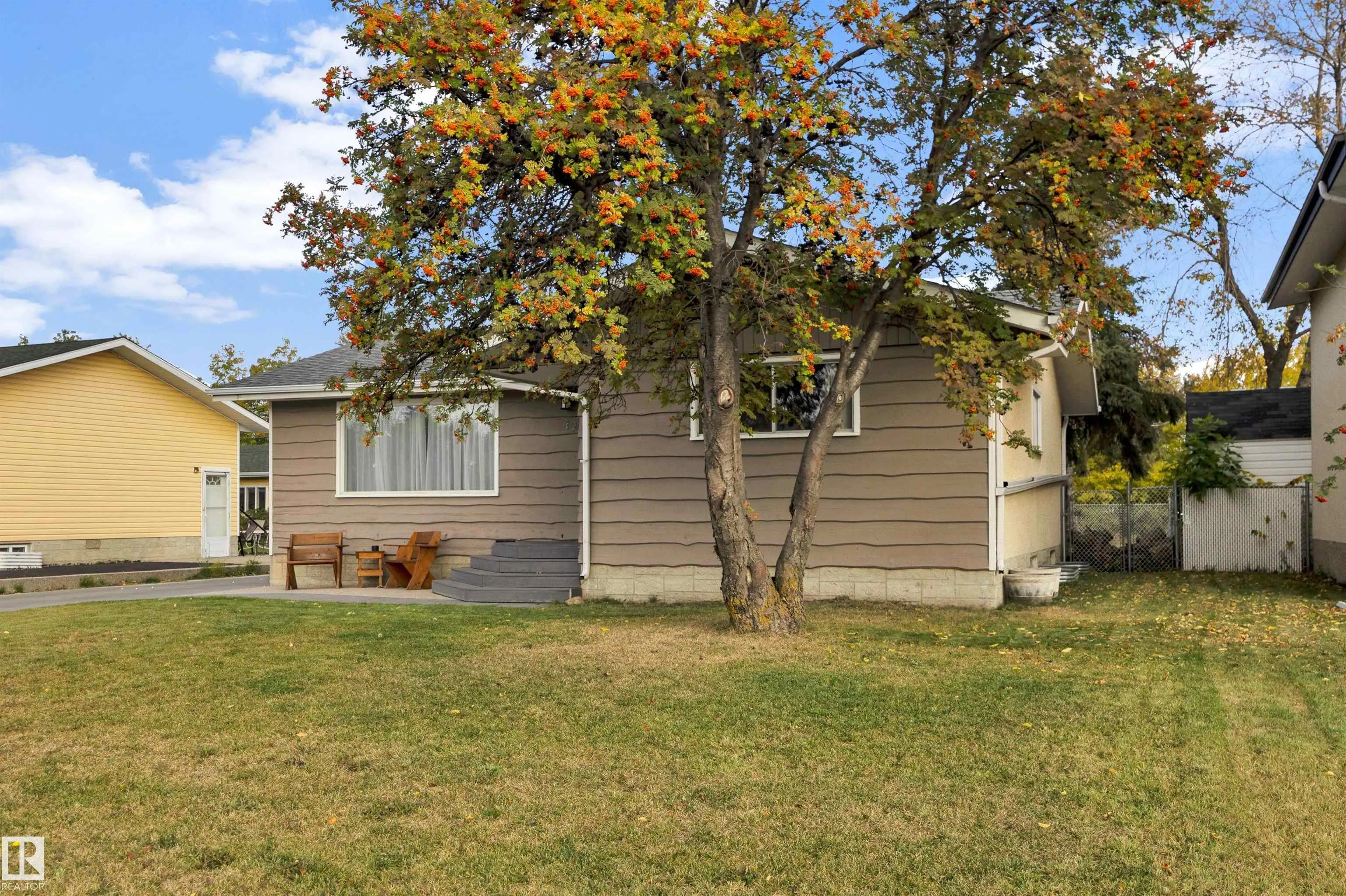 42 CAMELOT Avenue