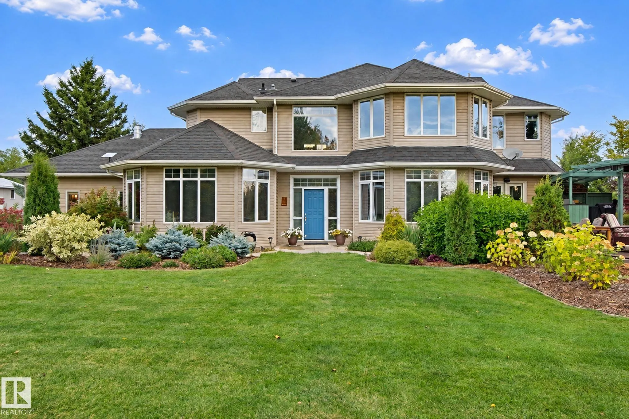 6 ROSENTHAL Way