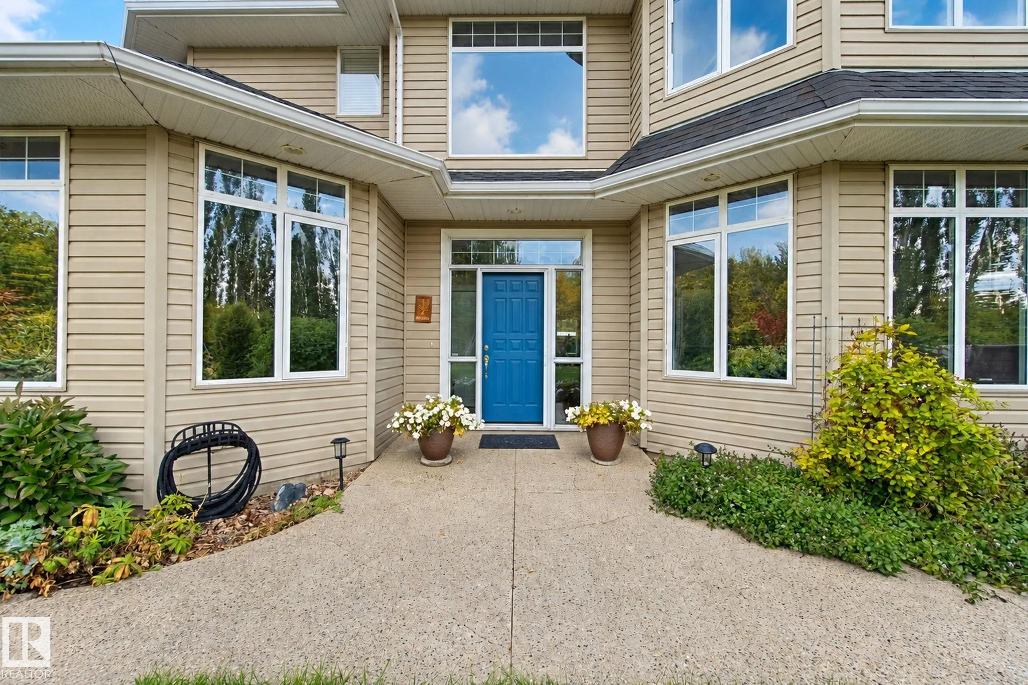 6 ROSENTHAL Way