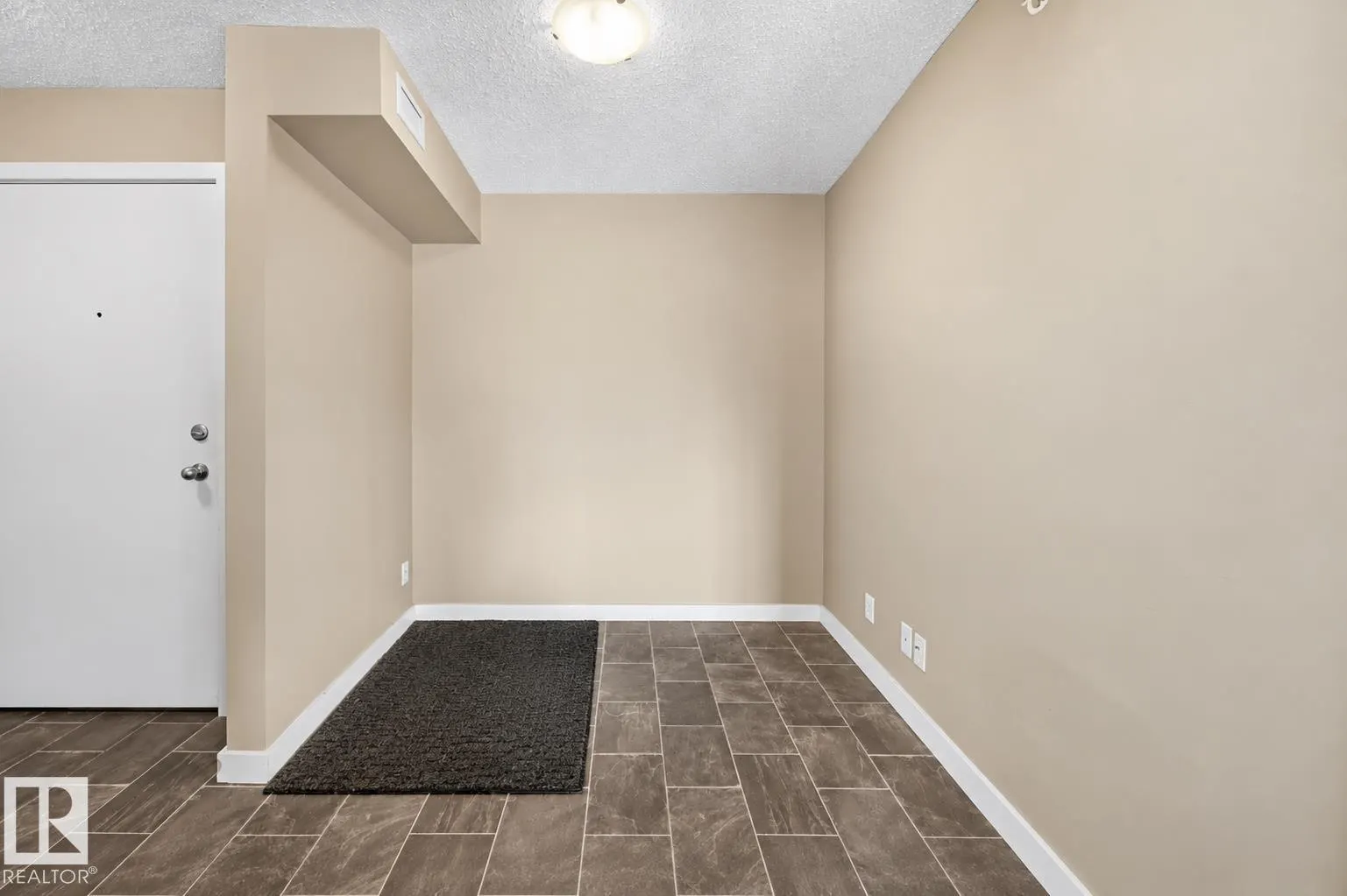 5816 MULLEN Place
