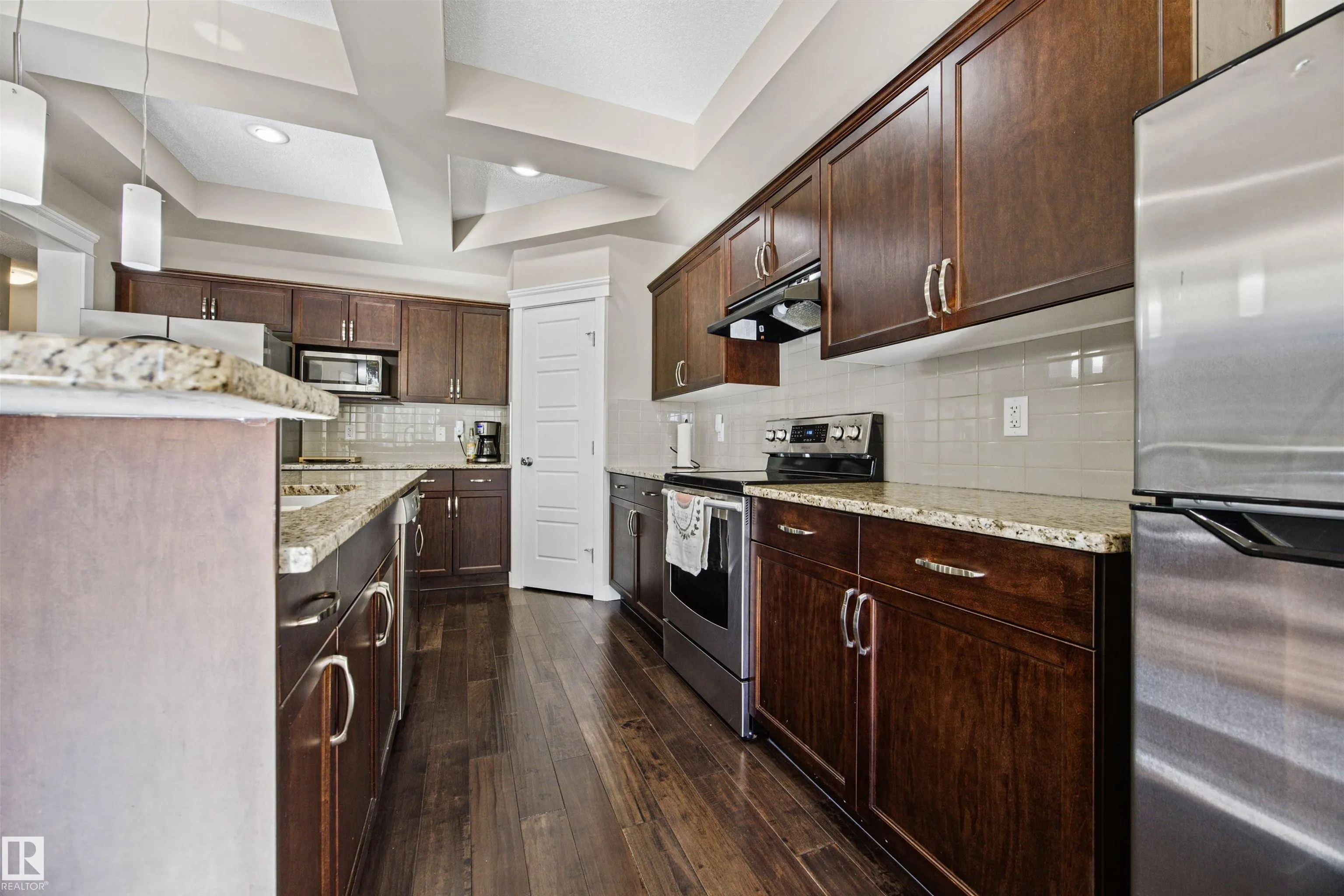 4 MEADOWBROOK Way