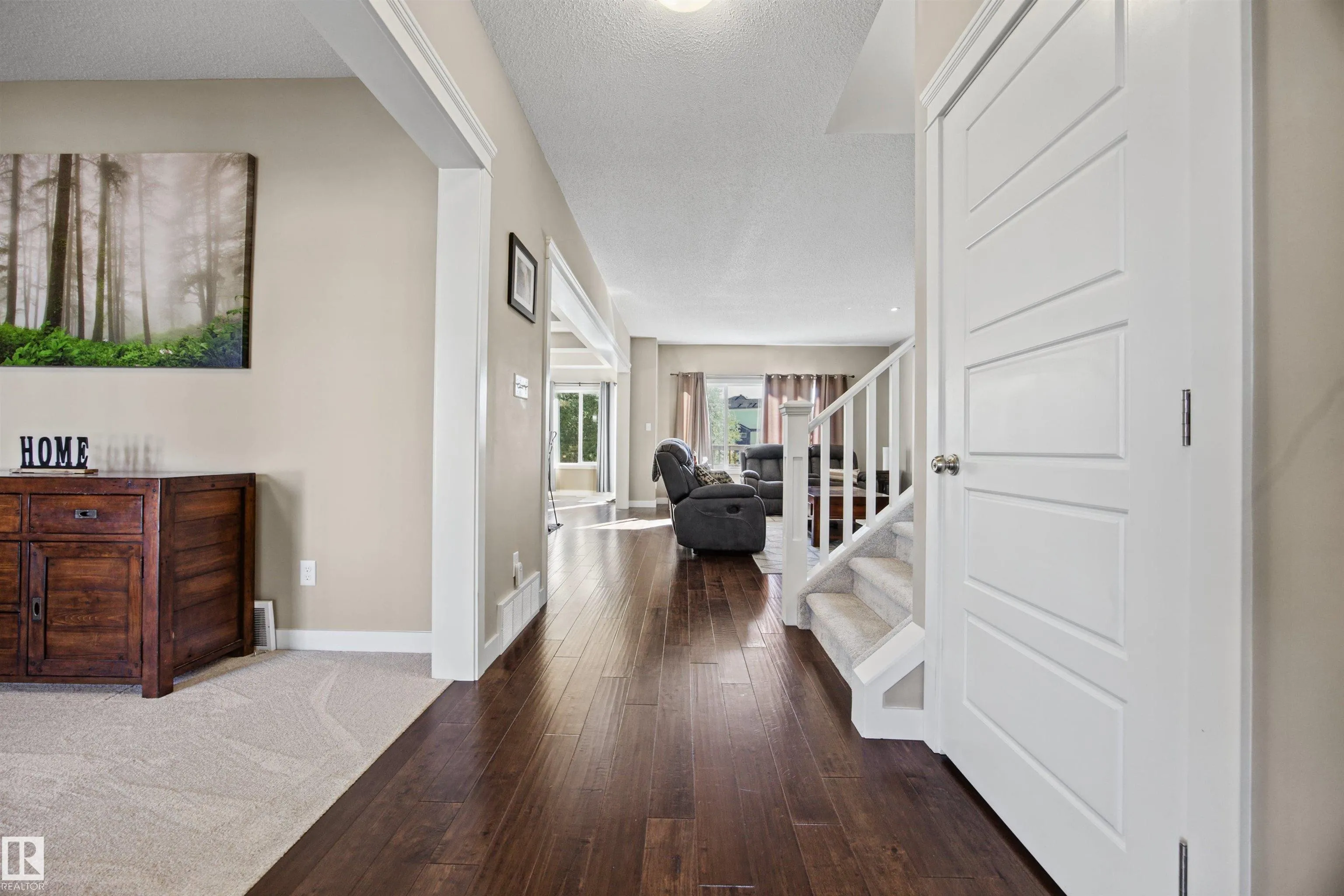 4 MEADOWBROOK Way