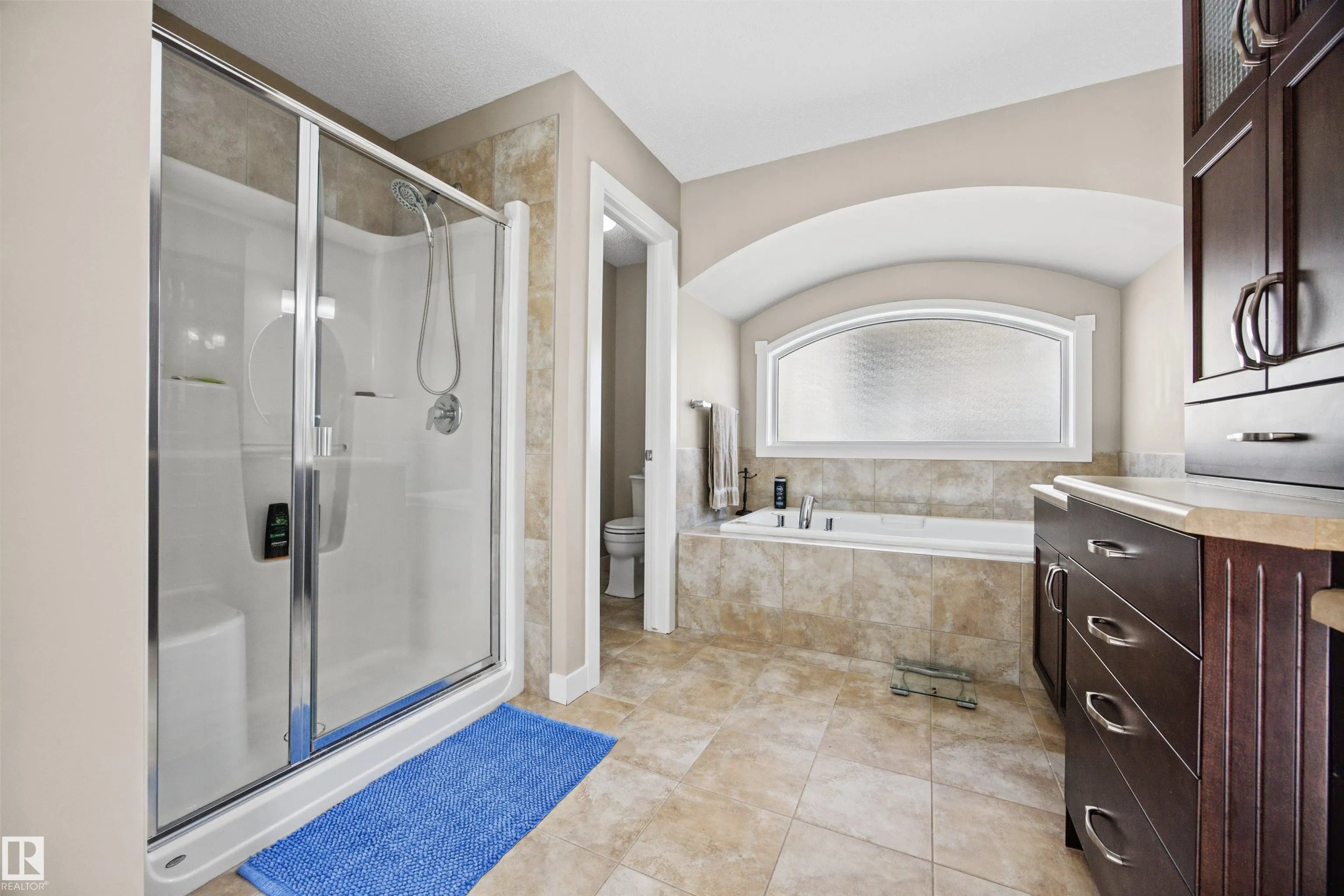 4 MEADOWBROOK Way