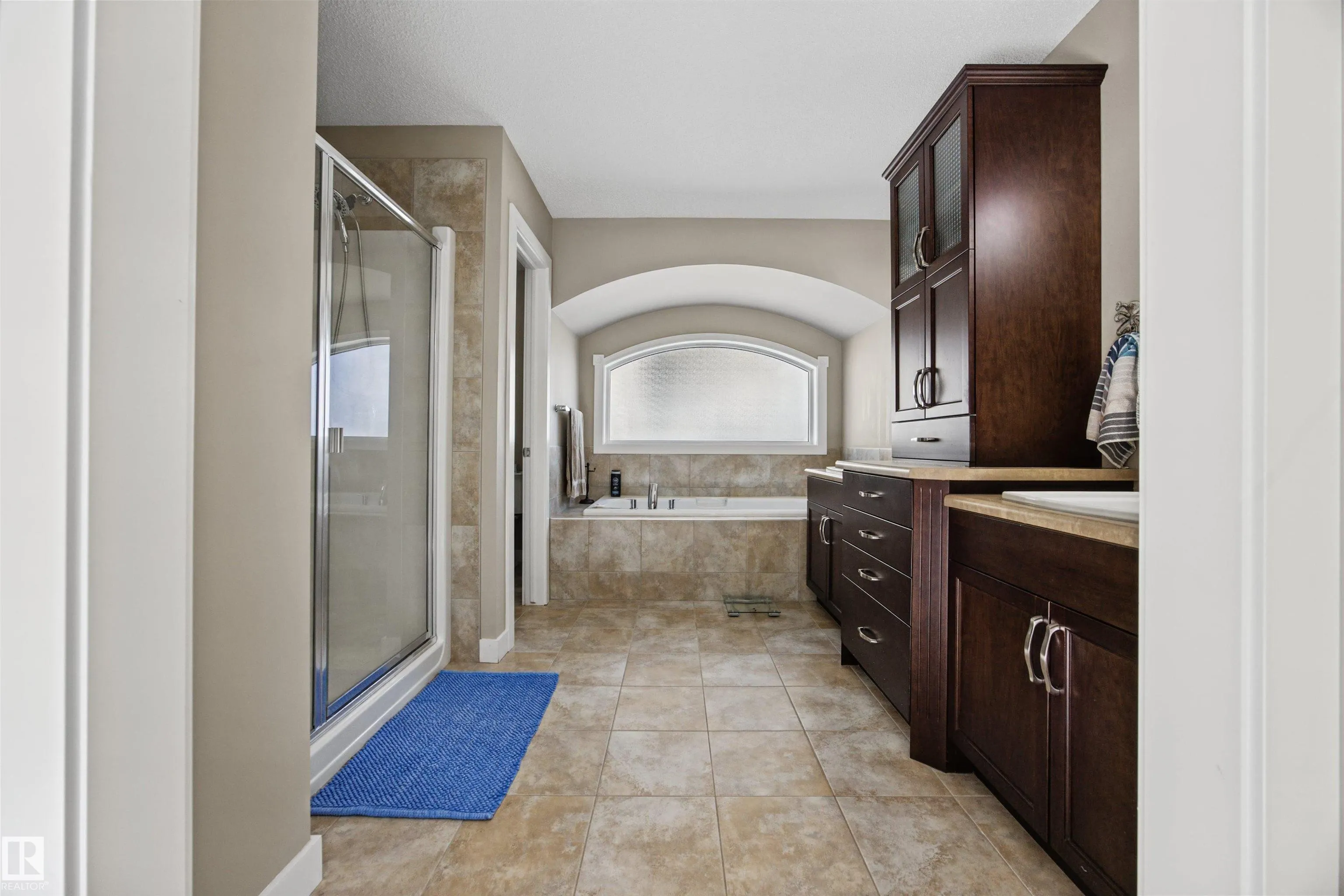 4 MEADOWBROOK Way