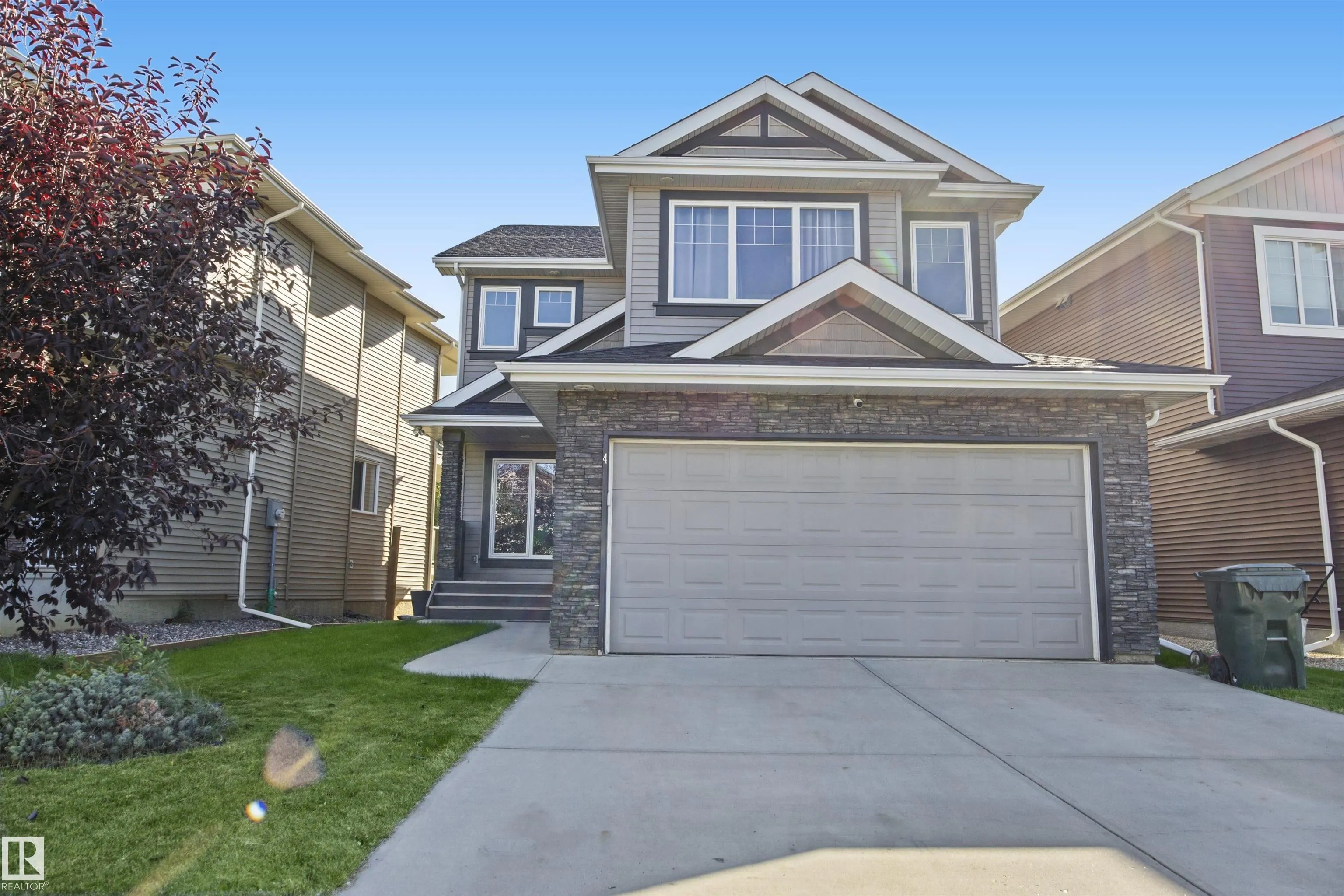 4 MEADOWBROOK Way