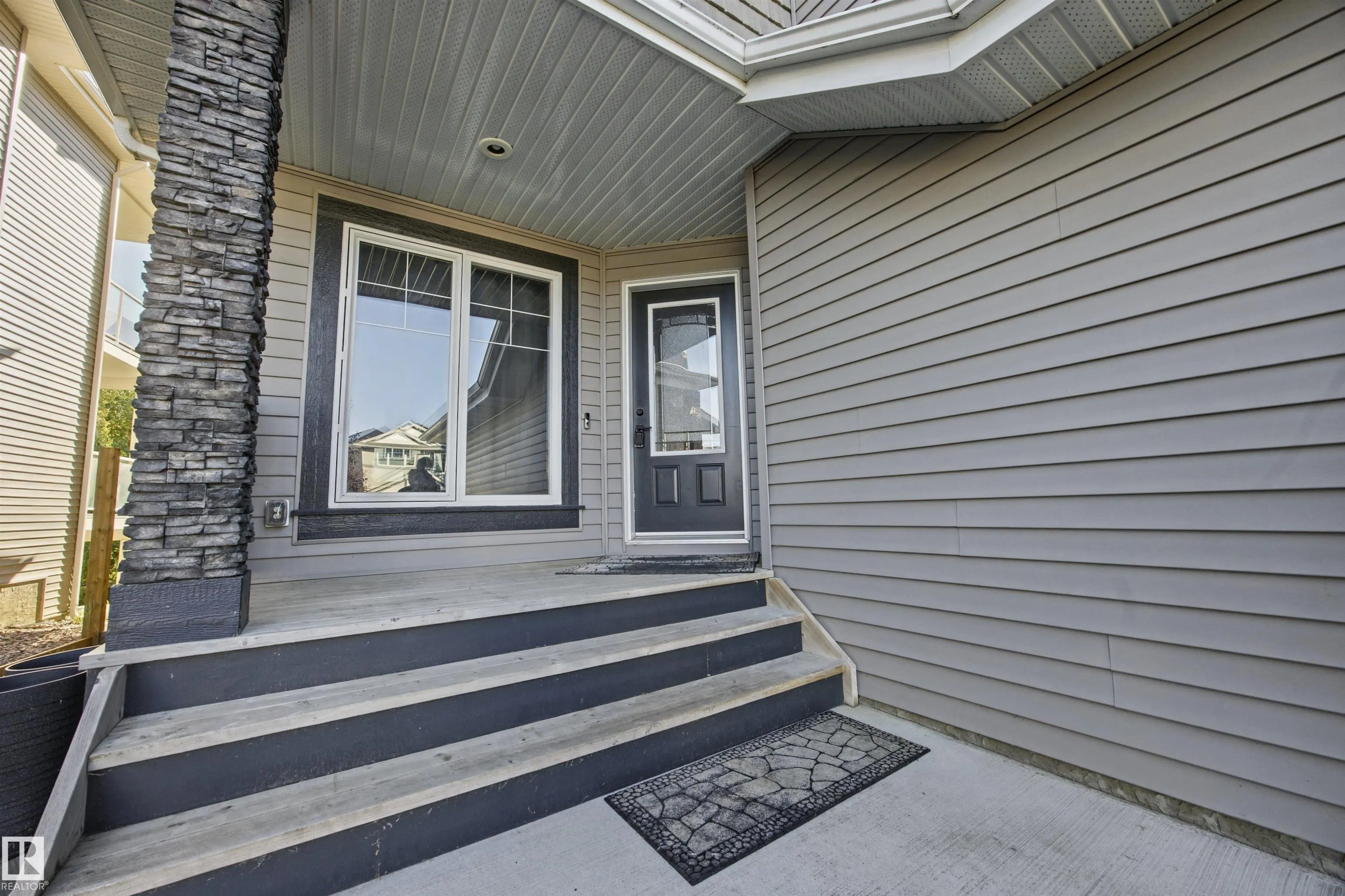 4 MEADOWBROOK Way