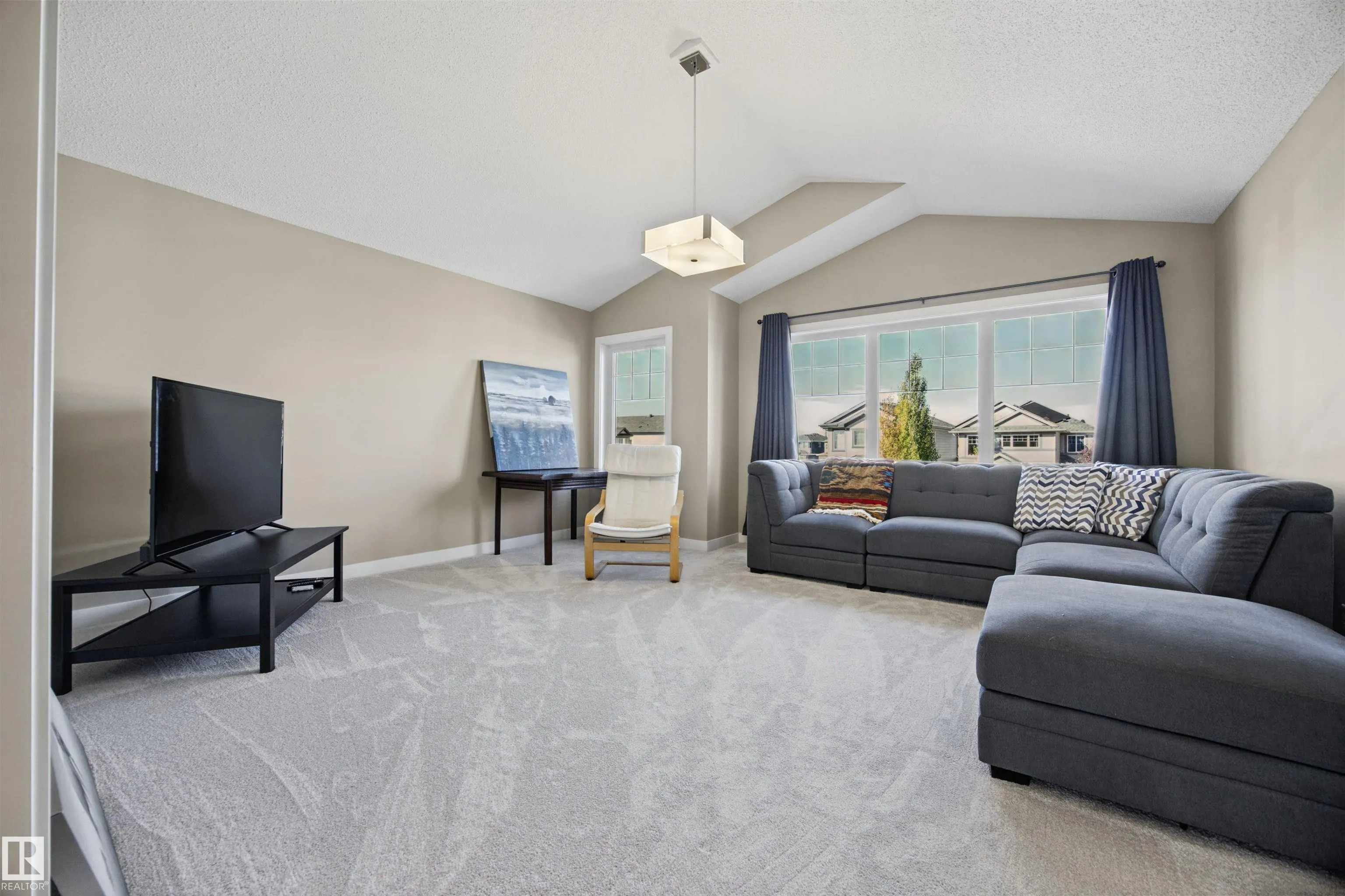 4 MEADOWBROOK Way