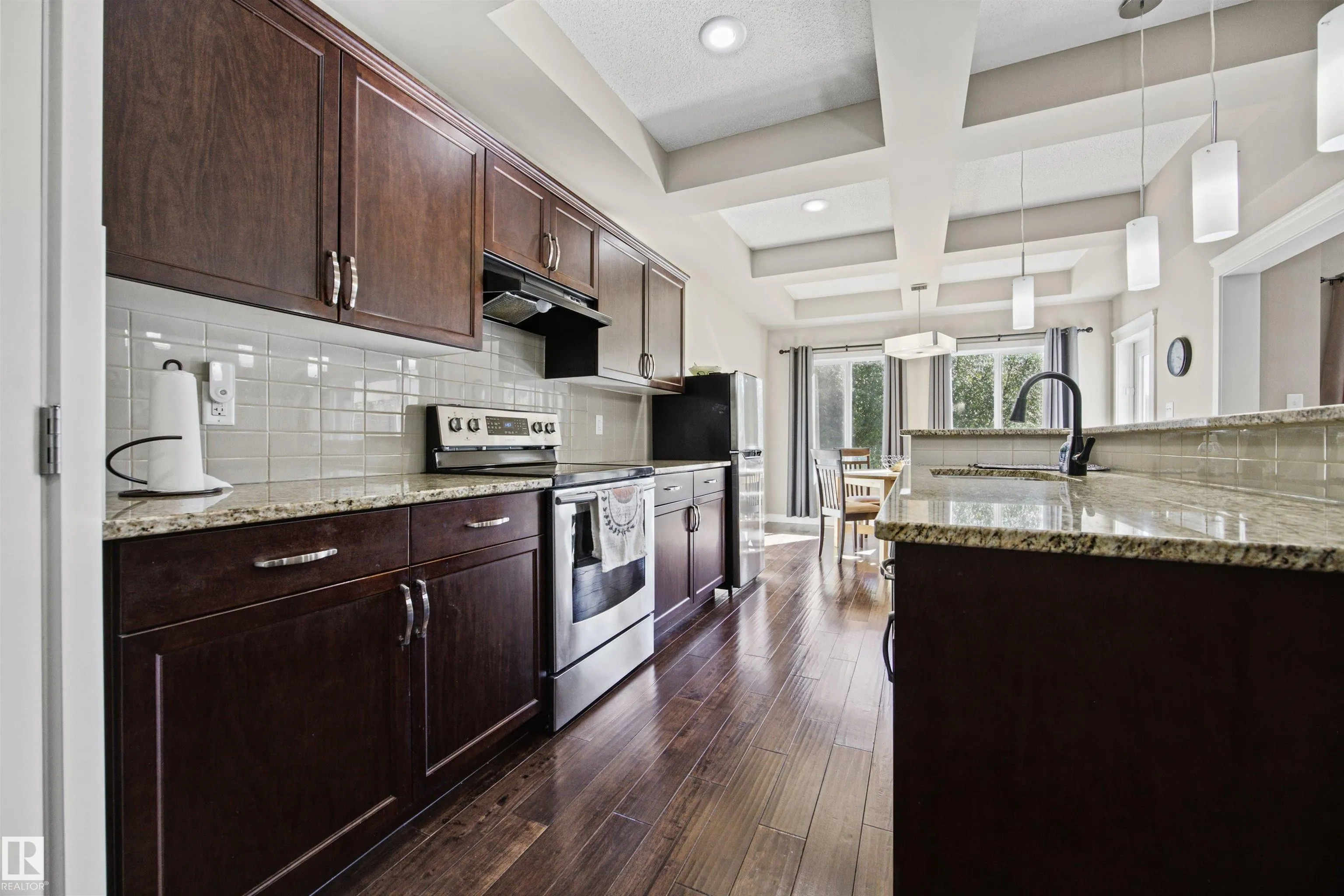4 MEADOWBROOK Way