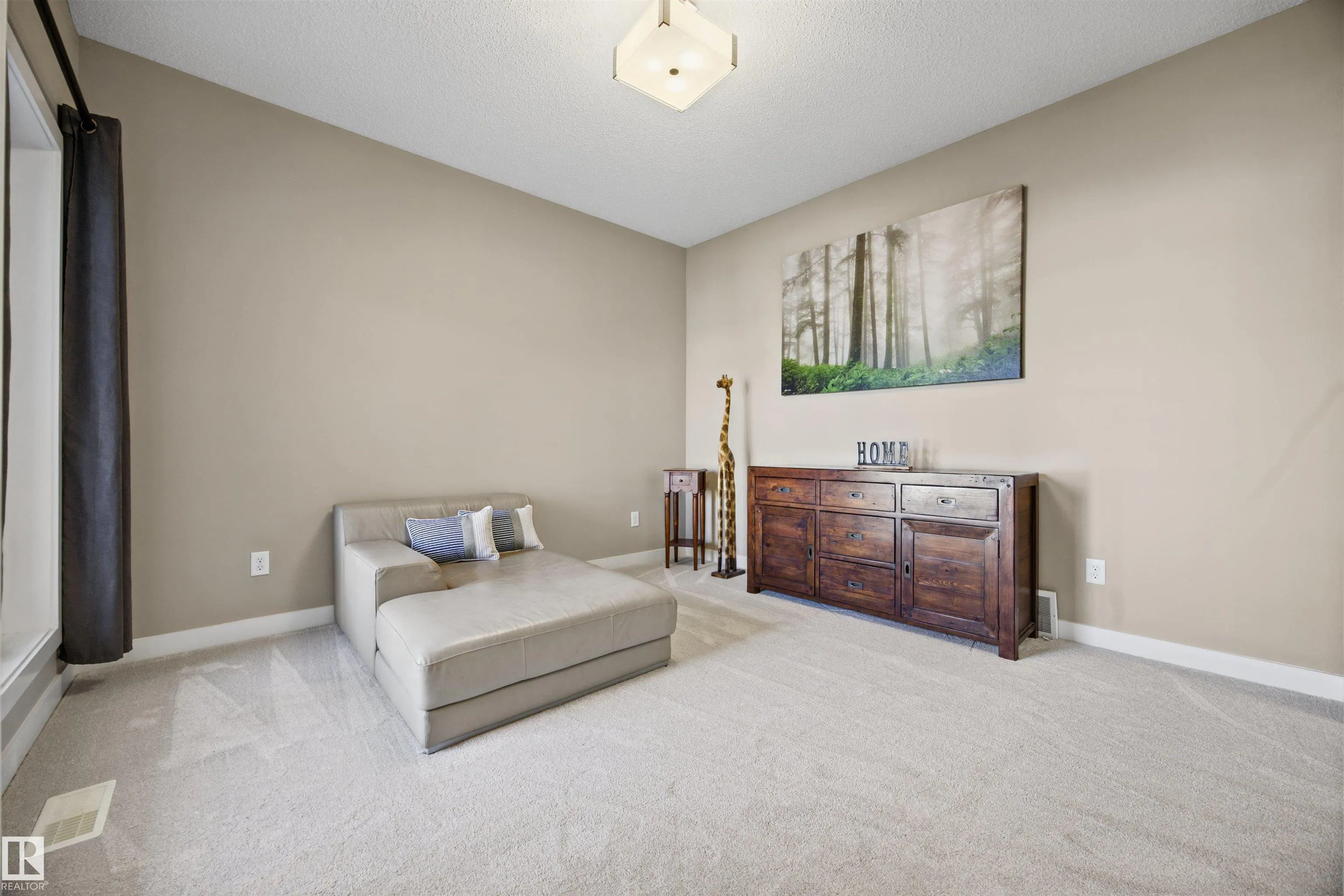 4 MEADOWBROOK Way