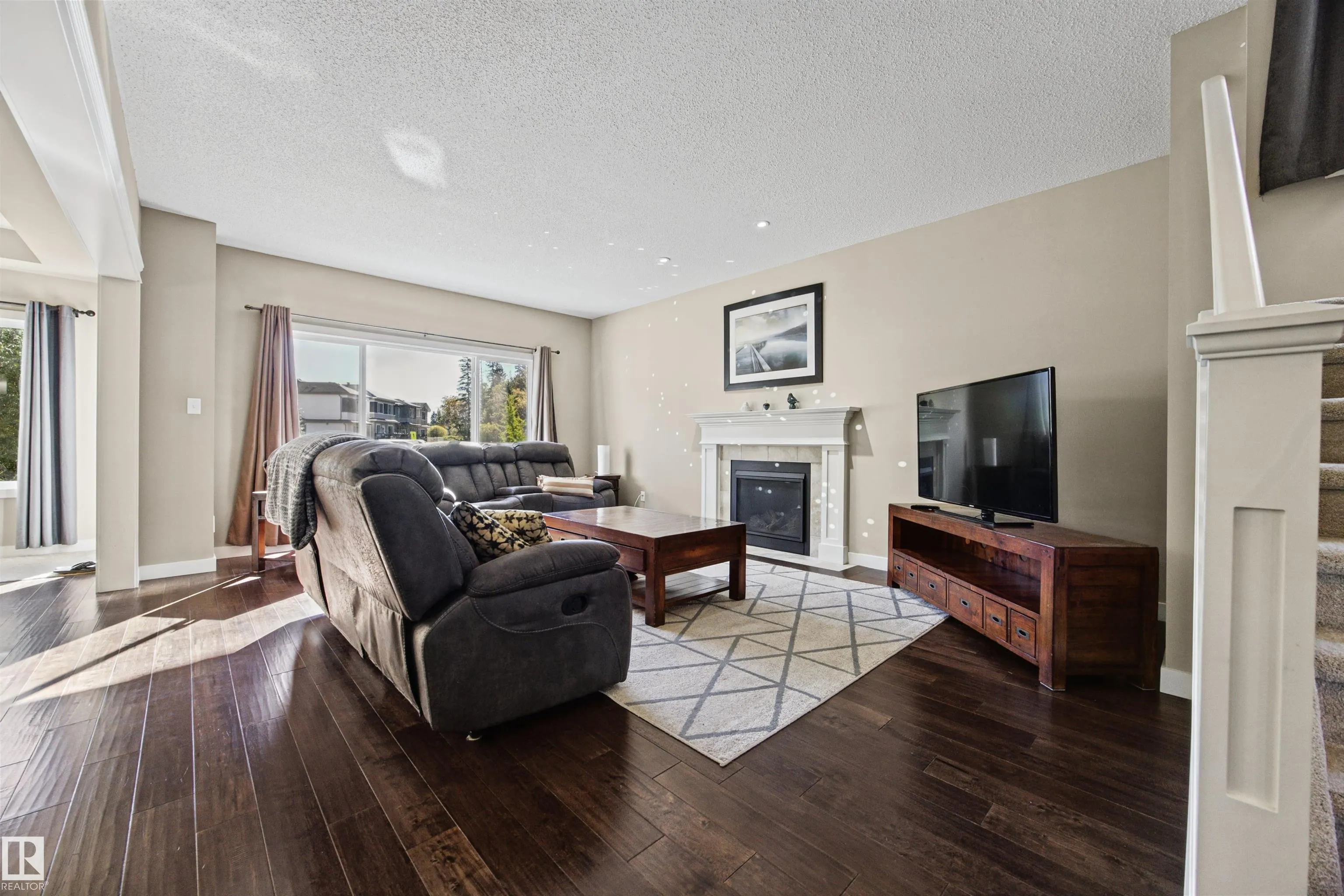 4 MEADOWBROOK Way