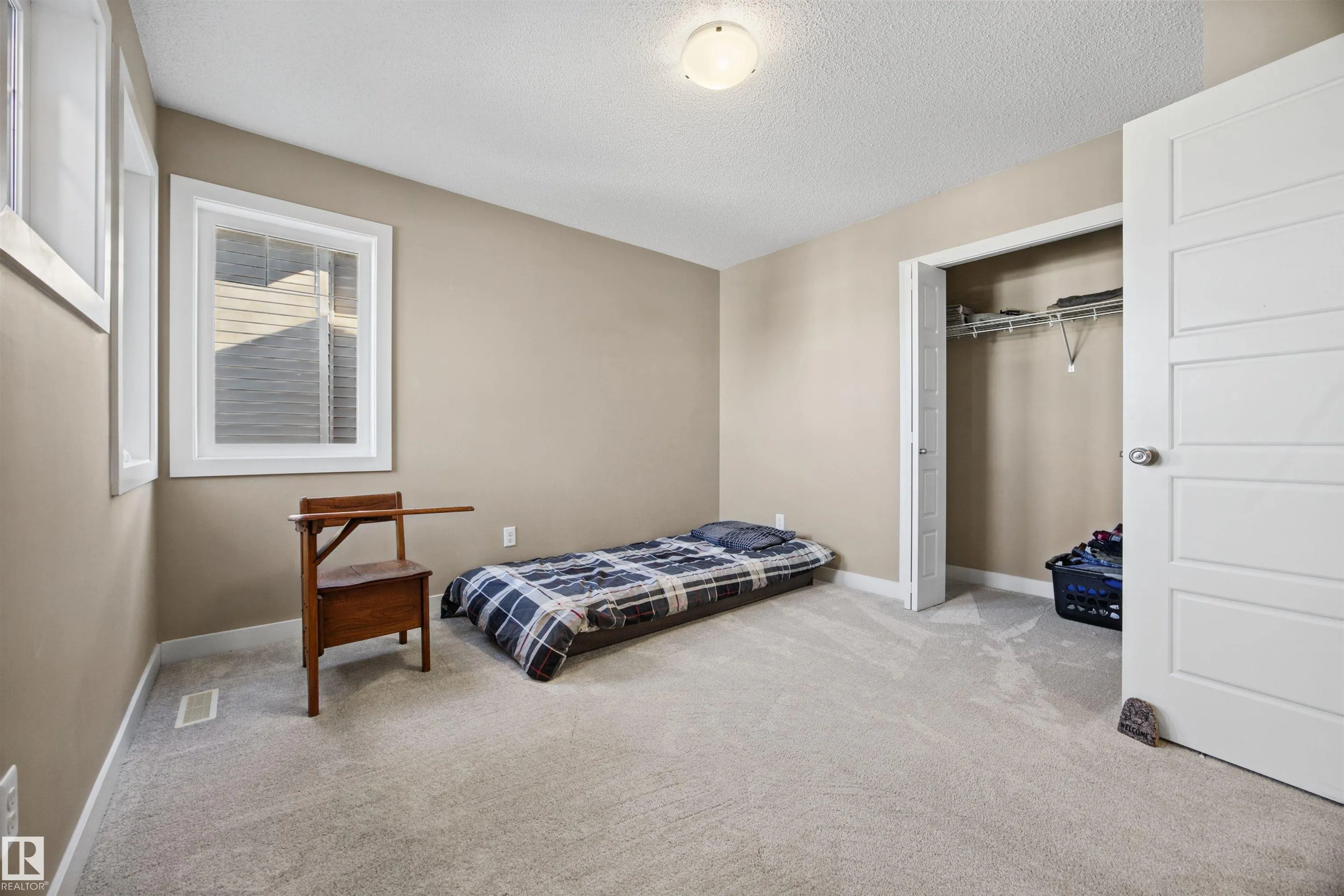 4 MEADOWBROOK Way