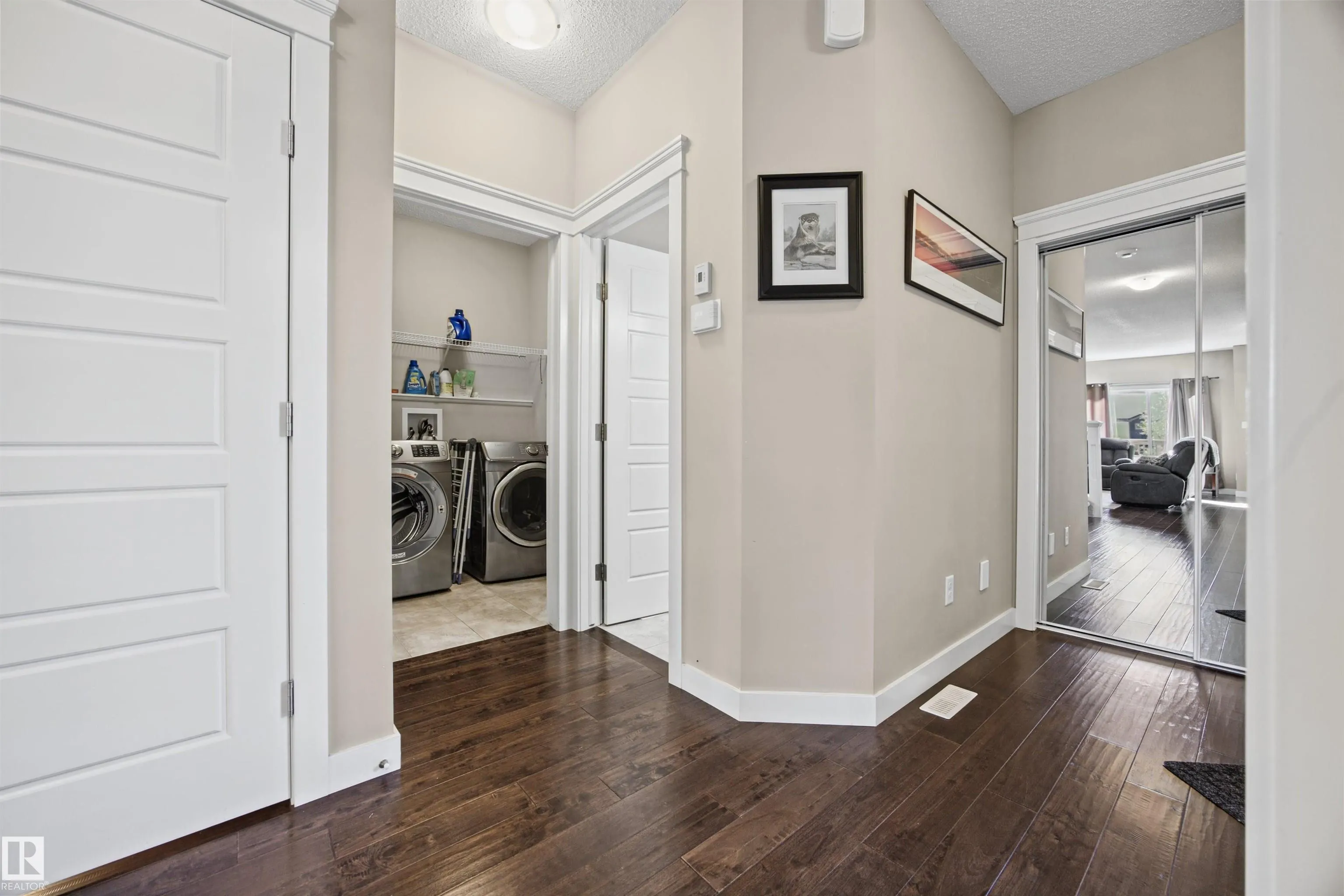 4 MEADOWBROOK Way