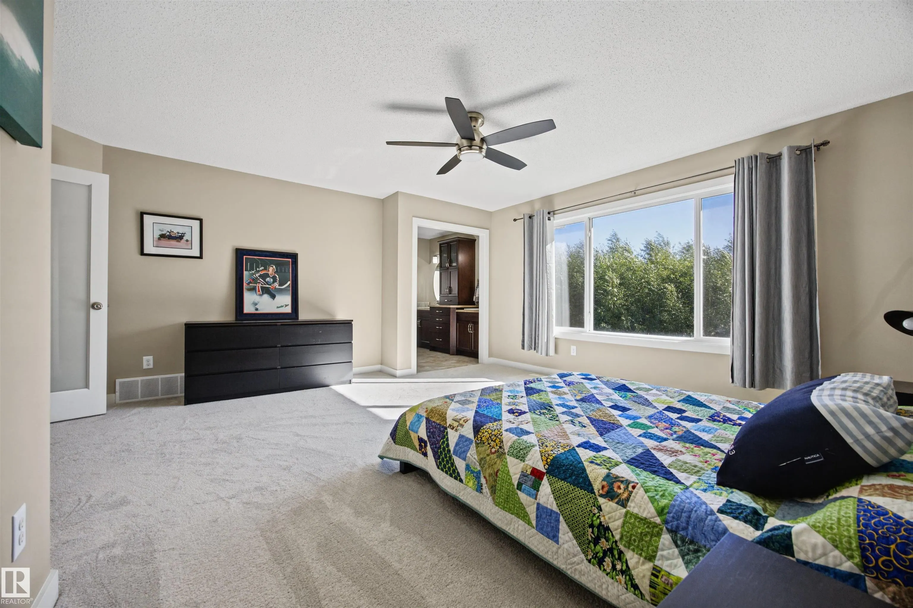 4 MEADOWBROOK Way