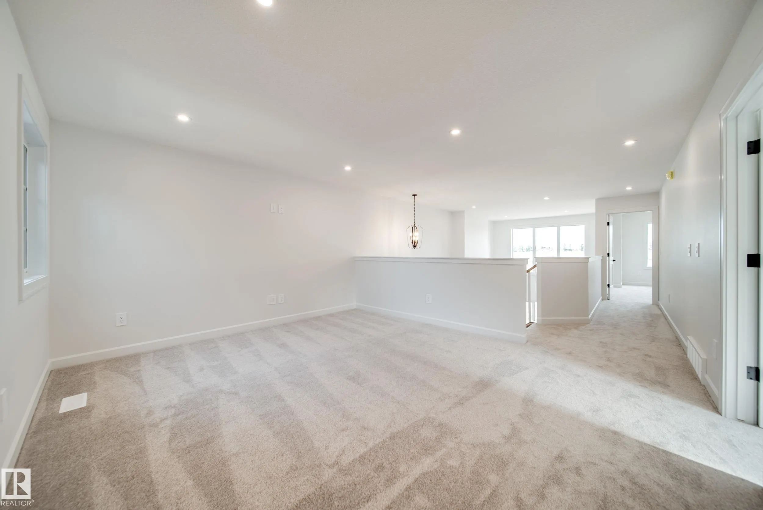 67 Chartres Close