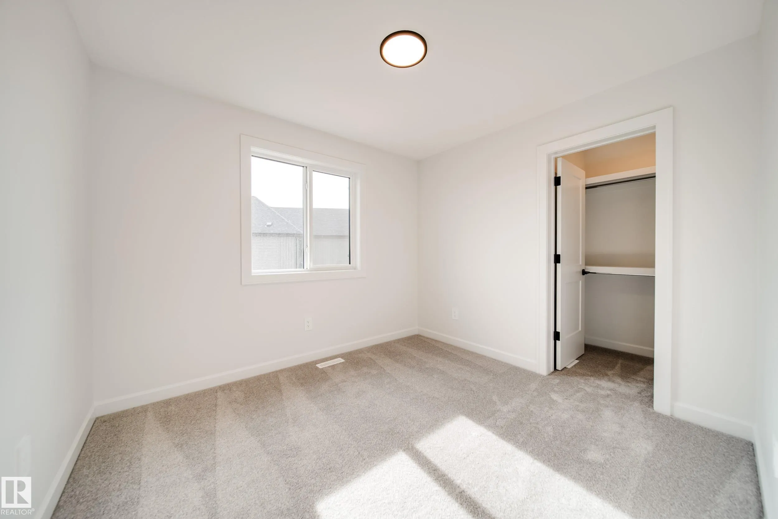 67 Chartres Close