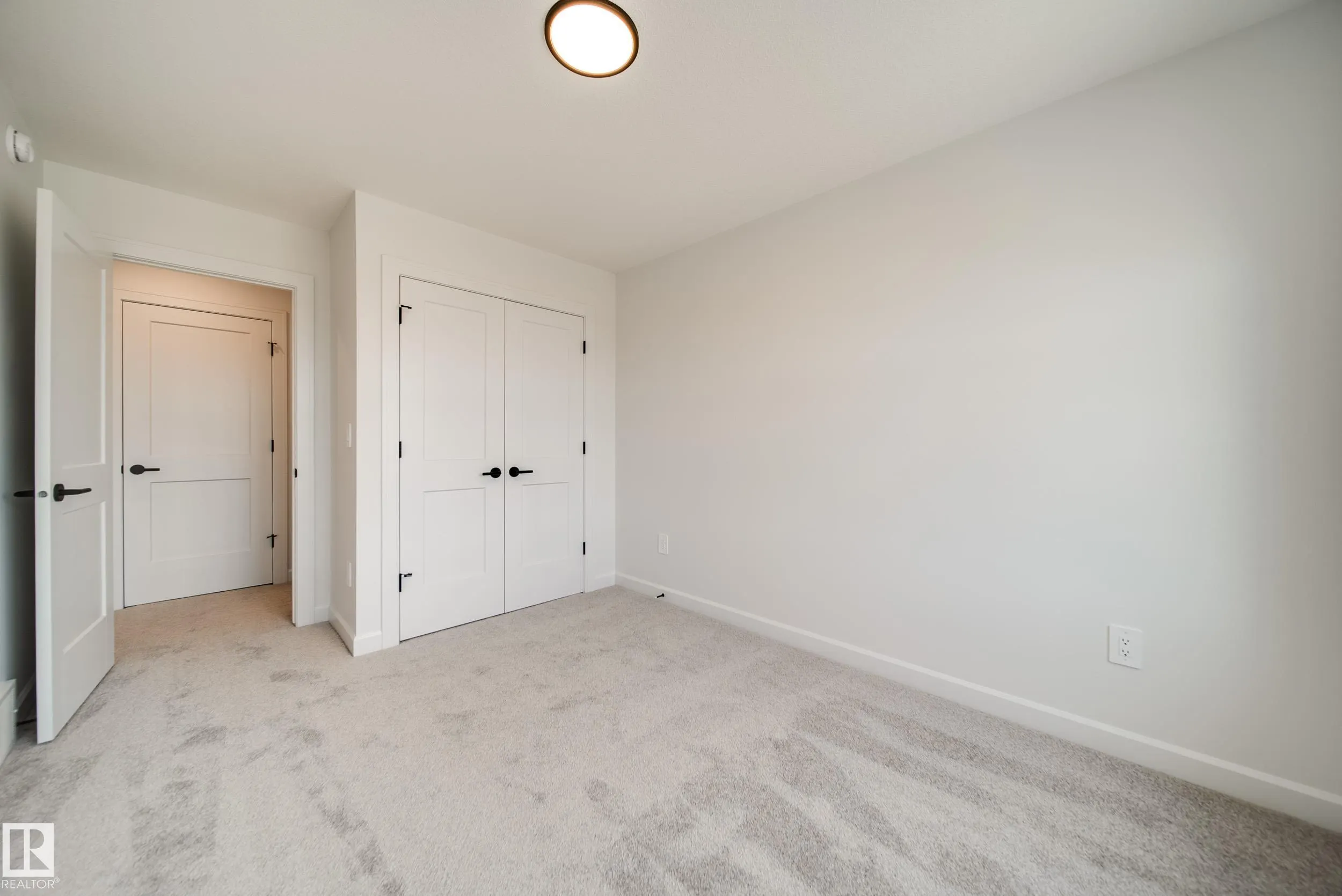 67 Chartres Close